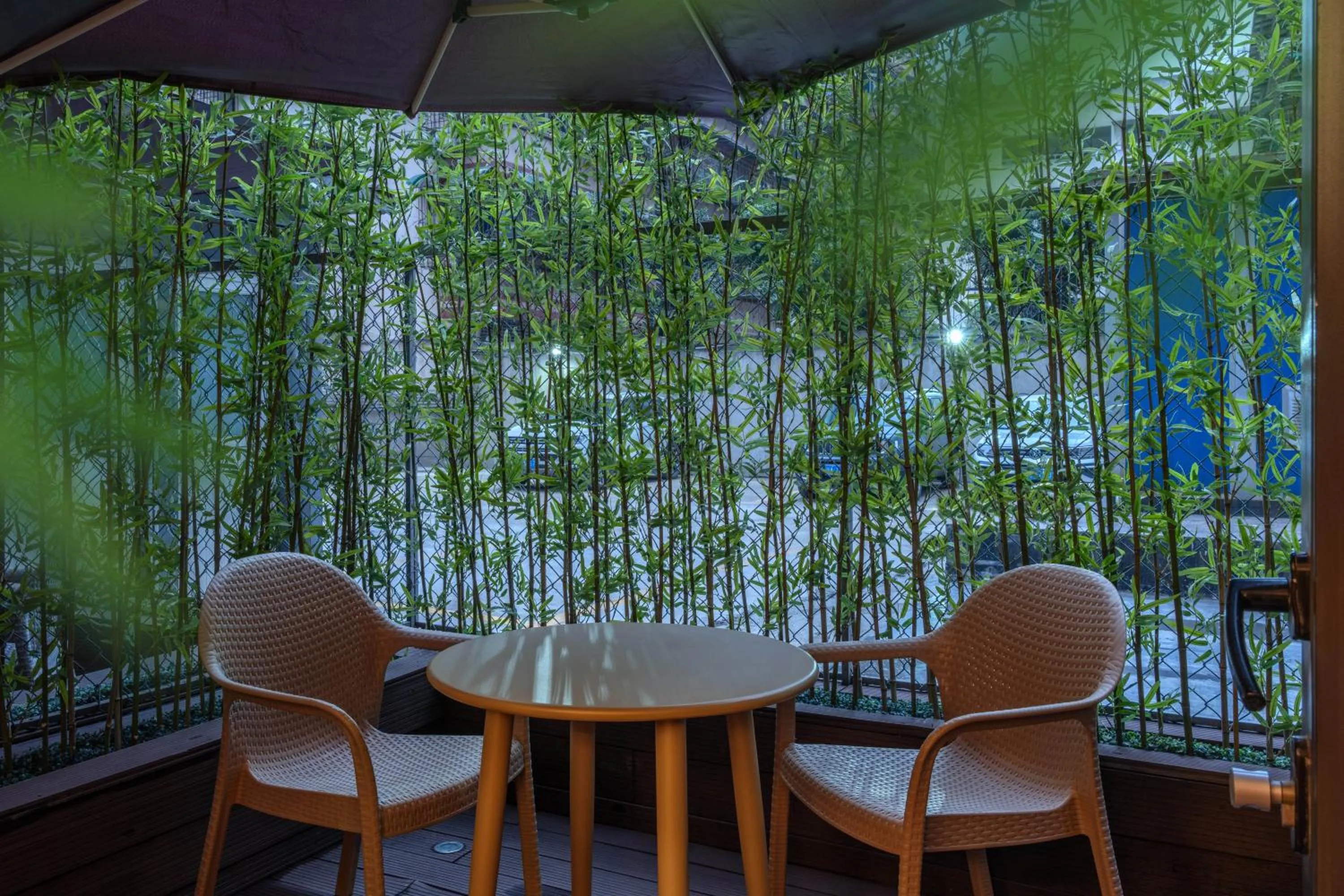 Balcony/Terrace in Orange Hotel Chengdu Wenshuyuan Subway Station