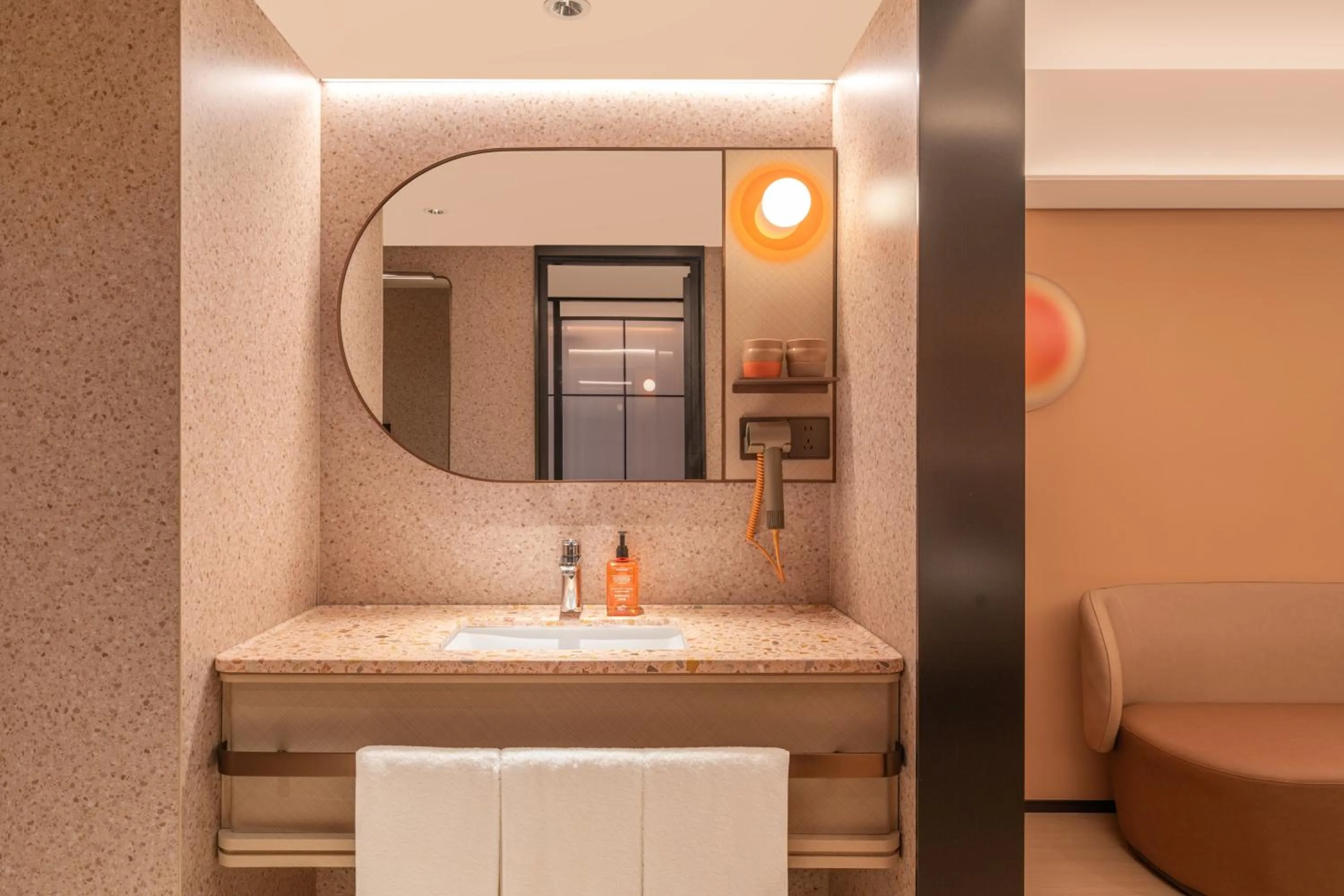 Bathroom in Orange Hotel Chengdu Wenshuyuan Subway Station