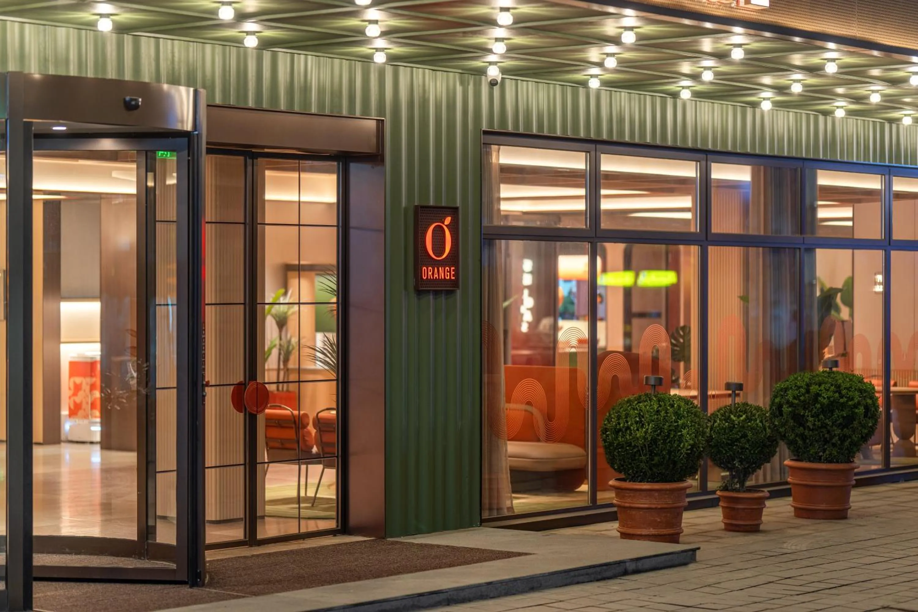 Facade/entrance in Orange Hotel Chengdu Wenshuyuan Subway Station