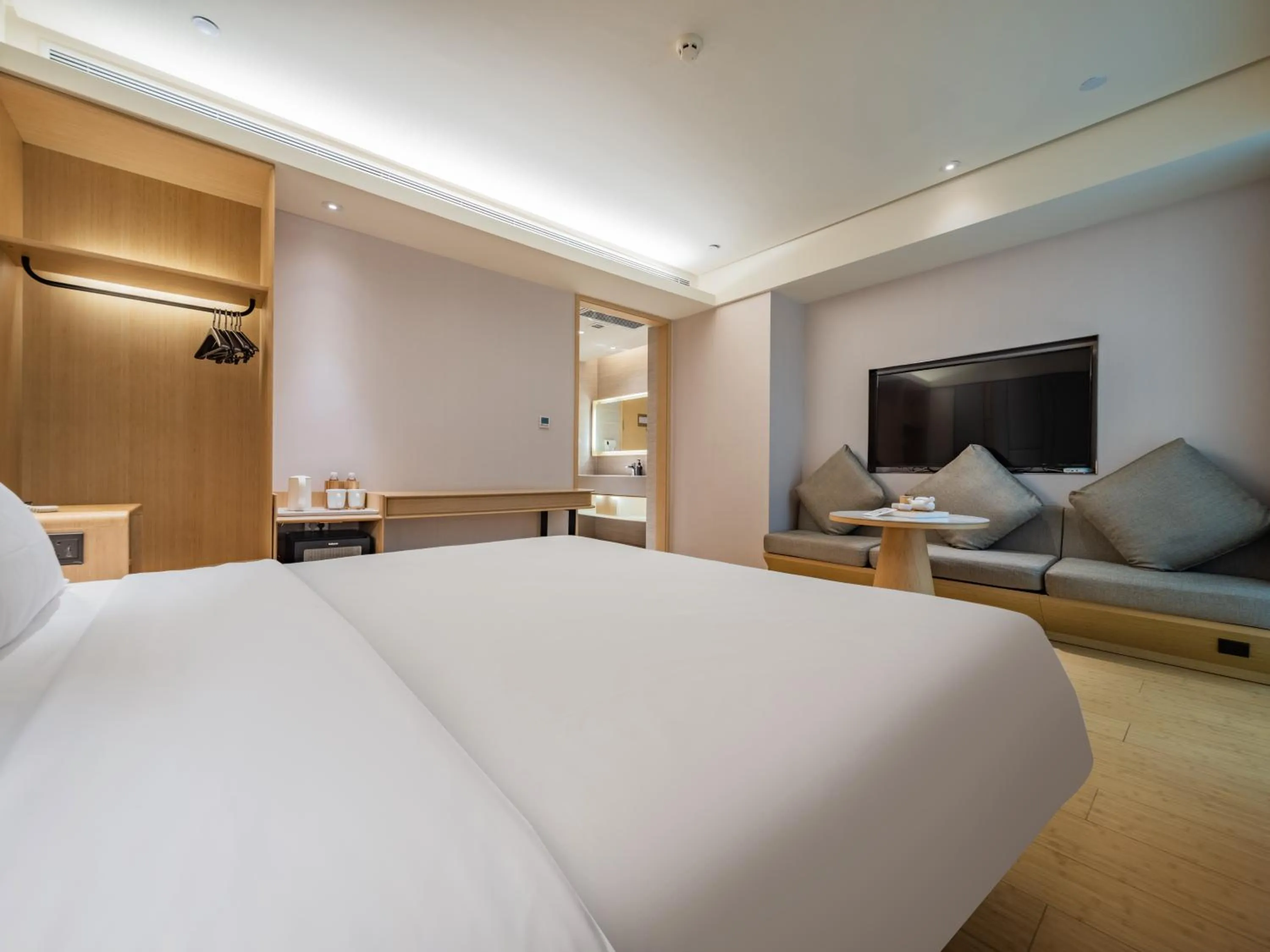 Bed in JI Hotel Chengdu Tianfu Square