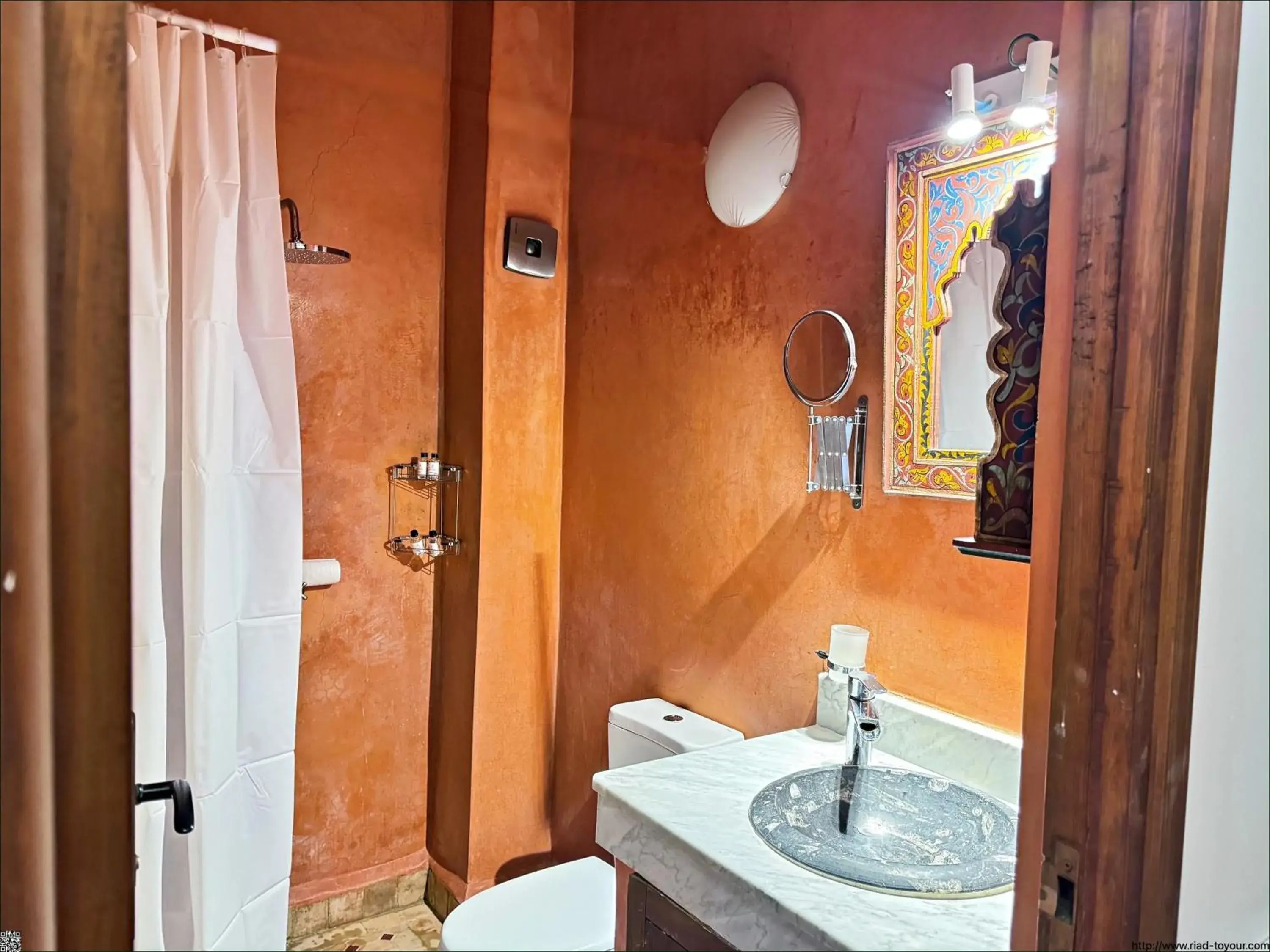Quadruple Room with Private Bathroom in Riad Toyour- Riad of birds Quadruple Room with Private Bathroom in Riad Toyour- Riad of birds