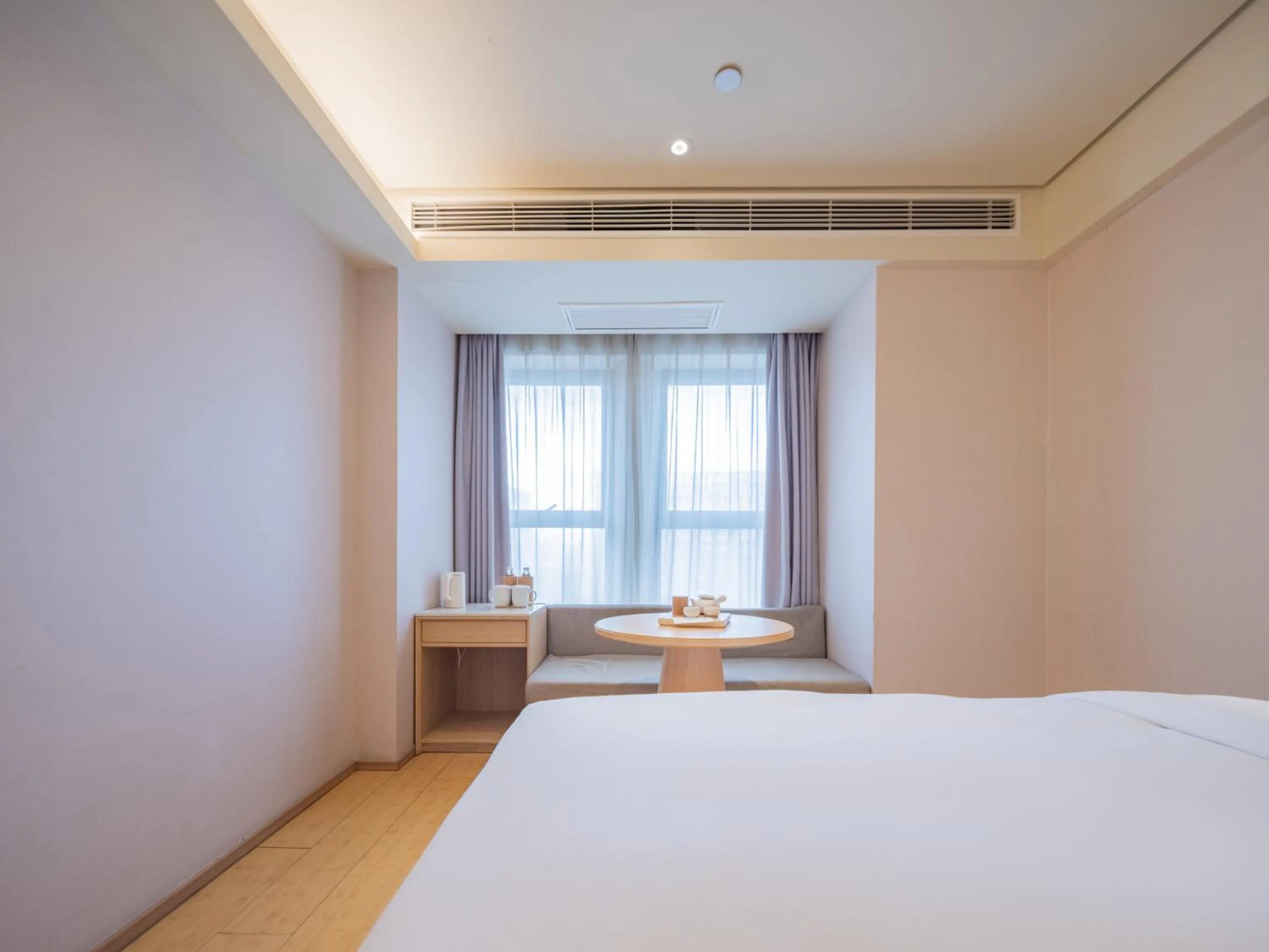 Bed in JI Hotel Chengdu Zhaojue Temple Subway Station