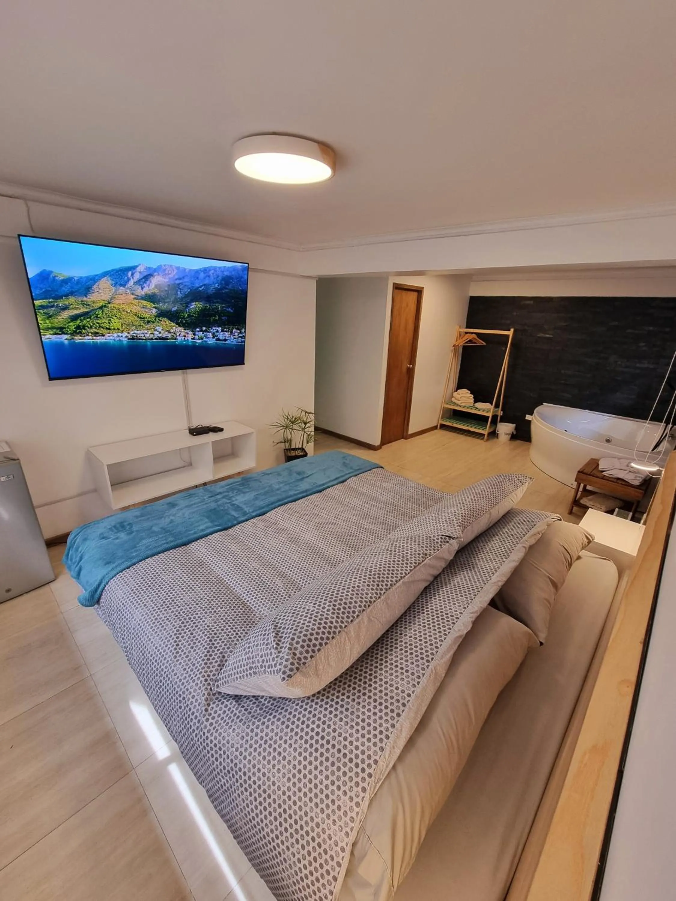 Photo of the whole room, Bed in Reñaca House Hotel