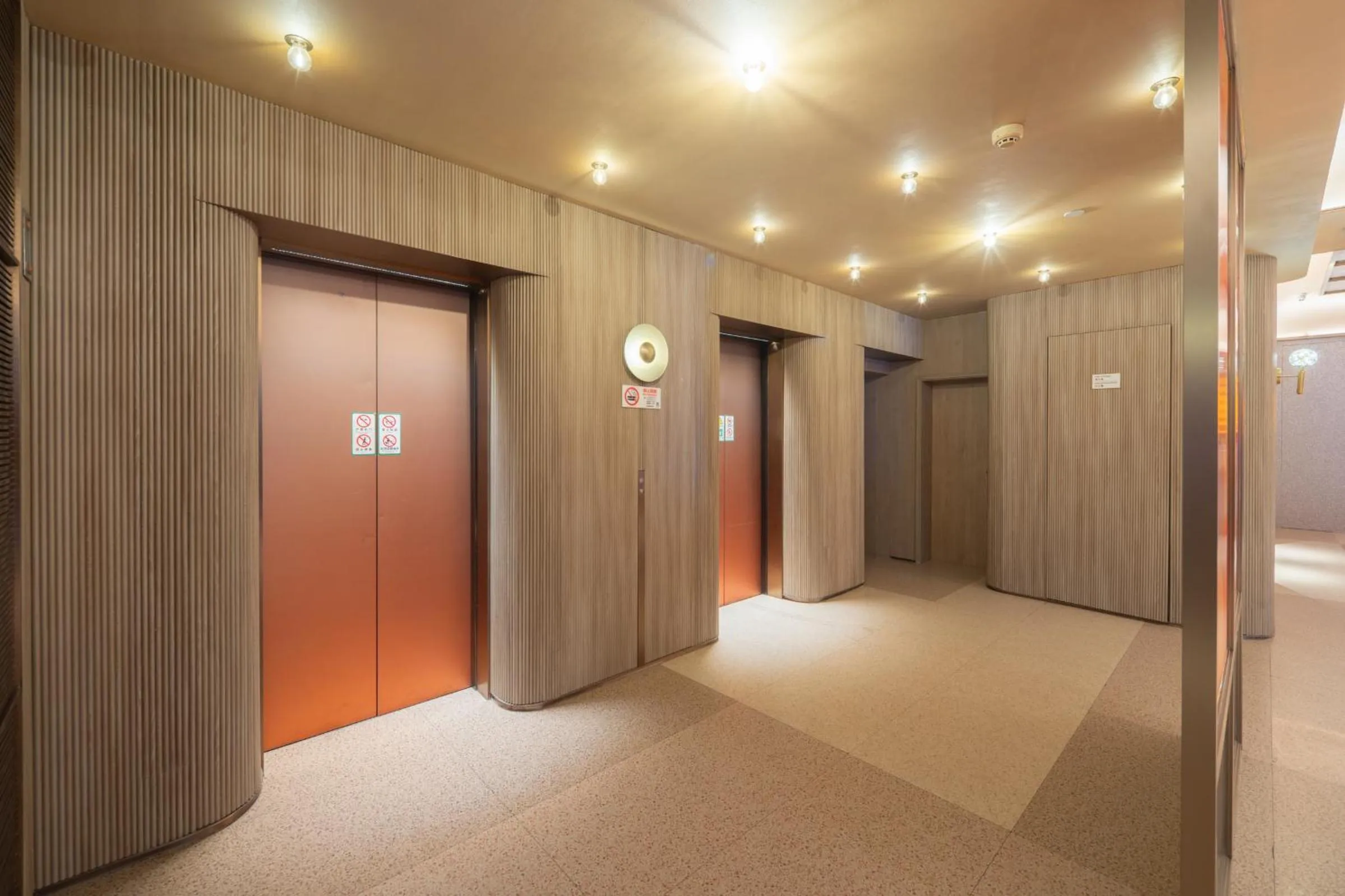 elevator in Orange Hotel Shanghai North Xizang Road Subway Station