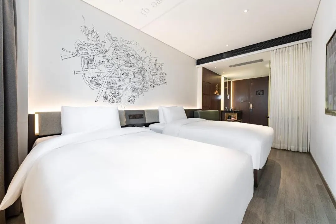 Photo of the whole room, Bed in CitiGO Hotel Shanghai Xujiahui