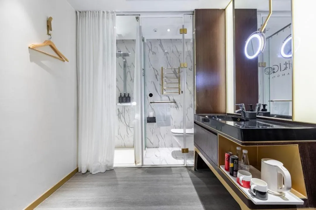 Toilet in CitiGO Hotel Shanghai Xujiahui