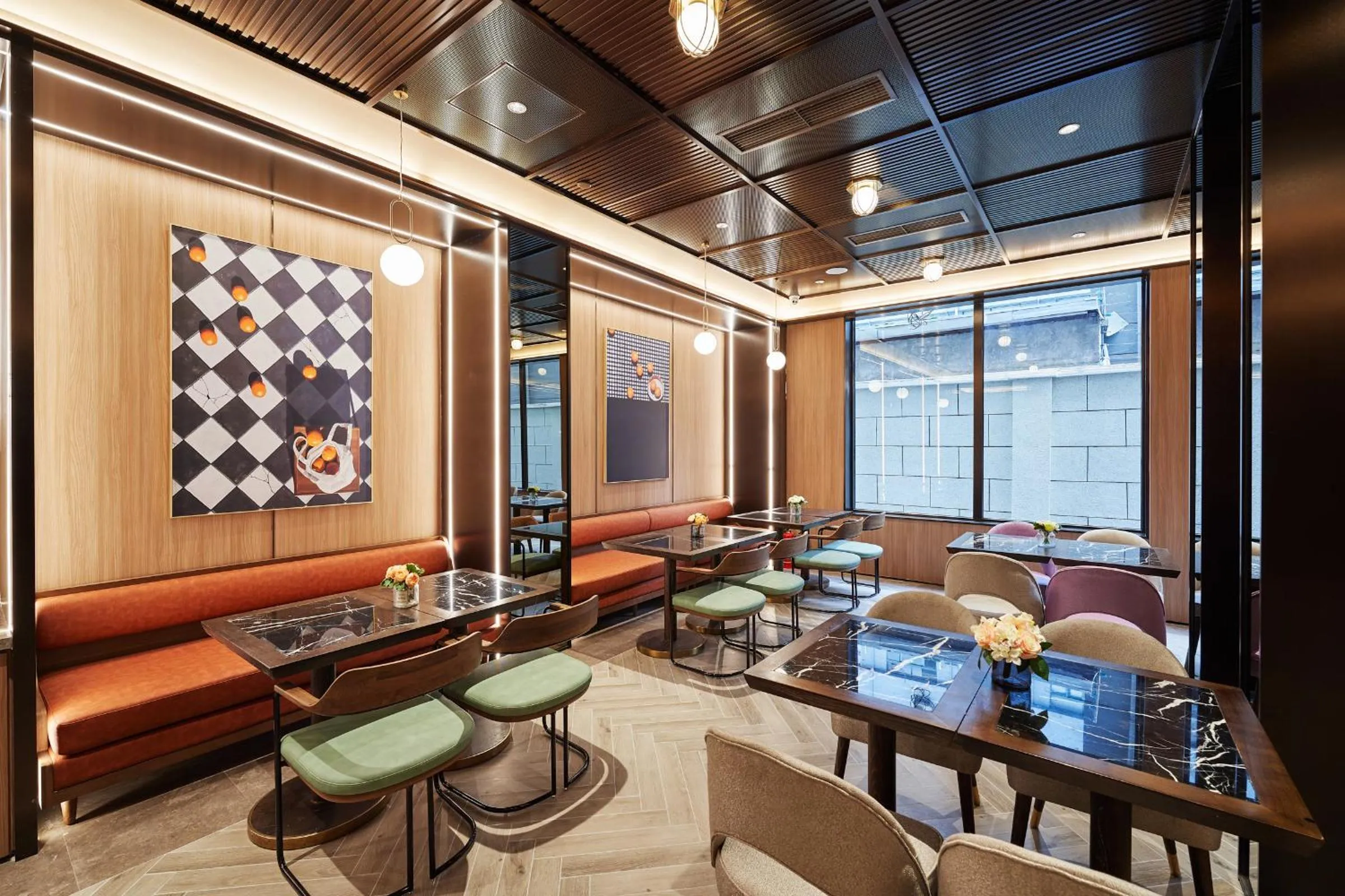 Restaurant/places to eat in Orange Hotel Shanghai Xujiahui Caobao Road Subway Station