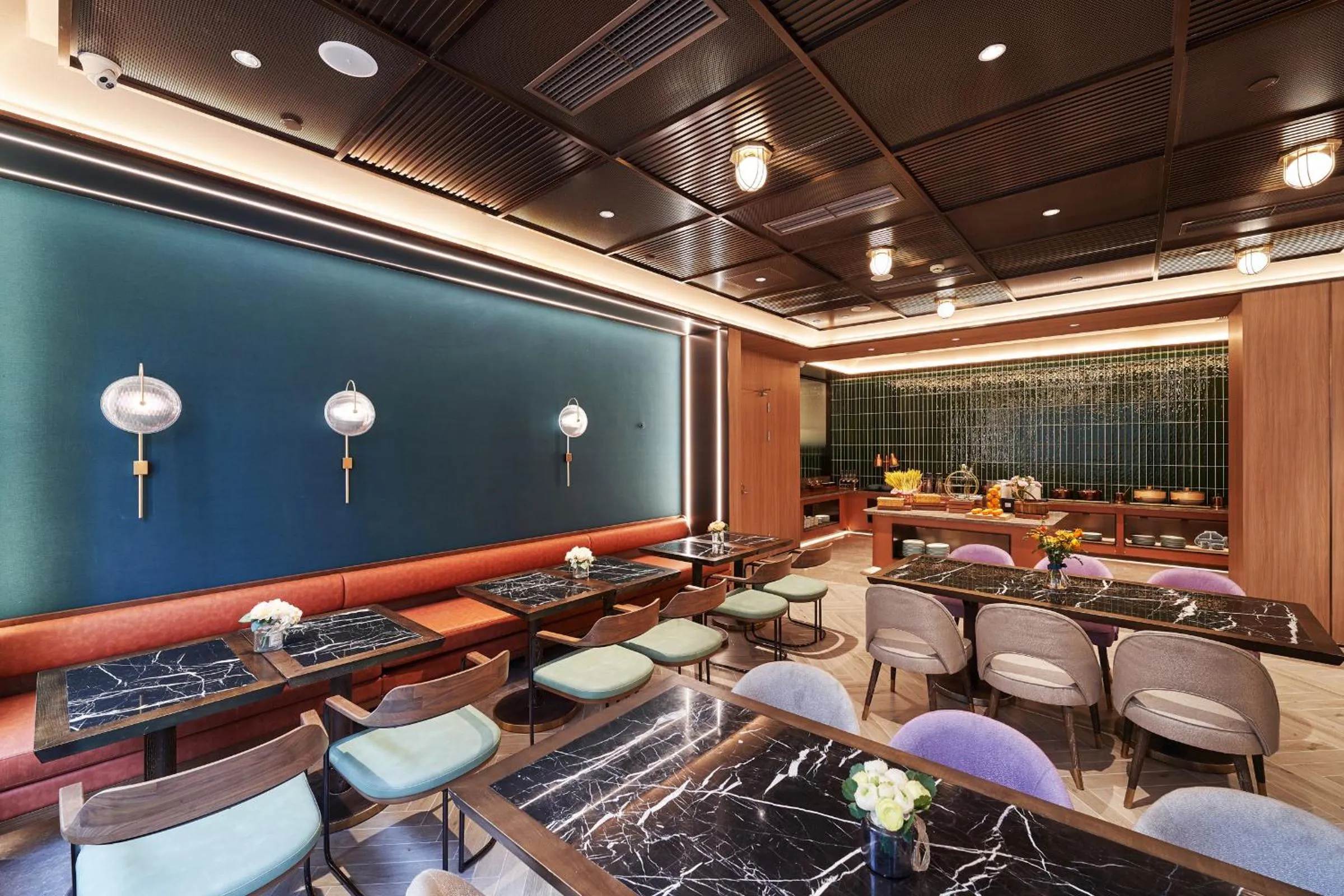 Restaurant/places to eat in Orange Hotel Shanghai Xujiahui Caobao Road Subway Station