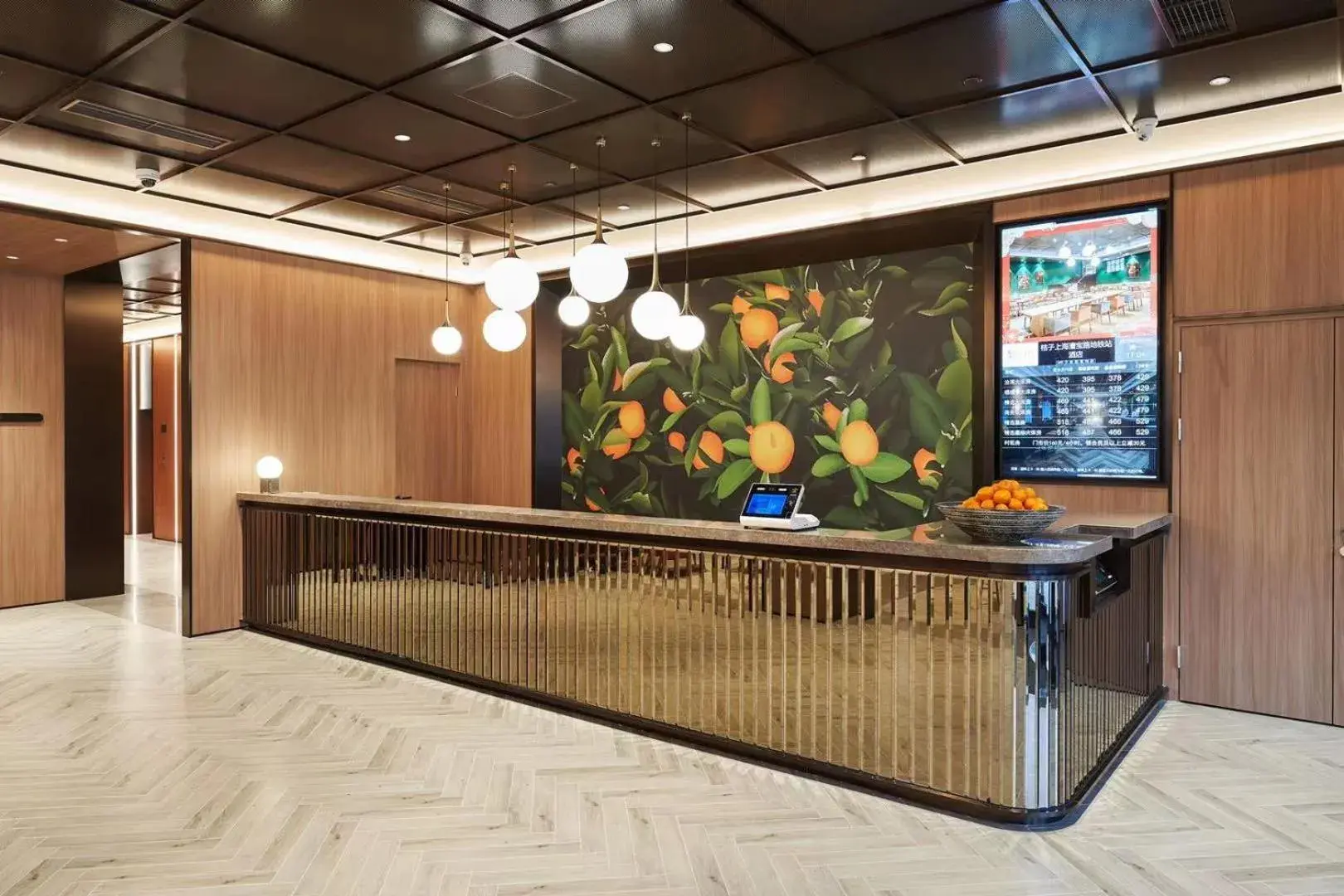 Property building in Orange Hotel Shanghai Xujiahui Caobao Road Subway Station Property building in Orange Hotel Shanghai Xujiahui Caobao Road Subway Station