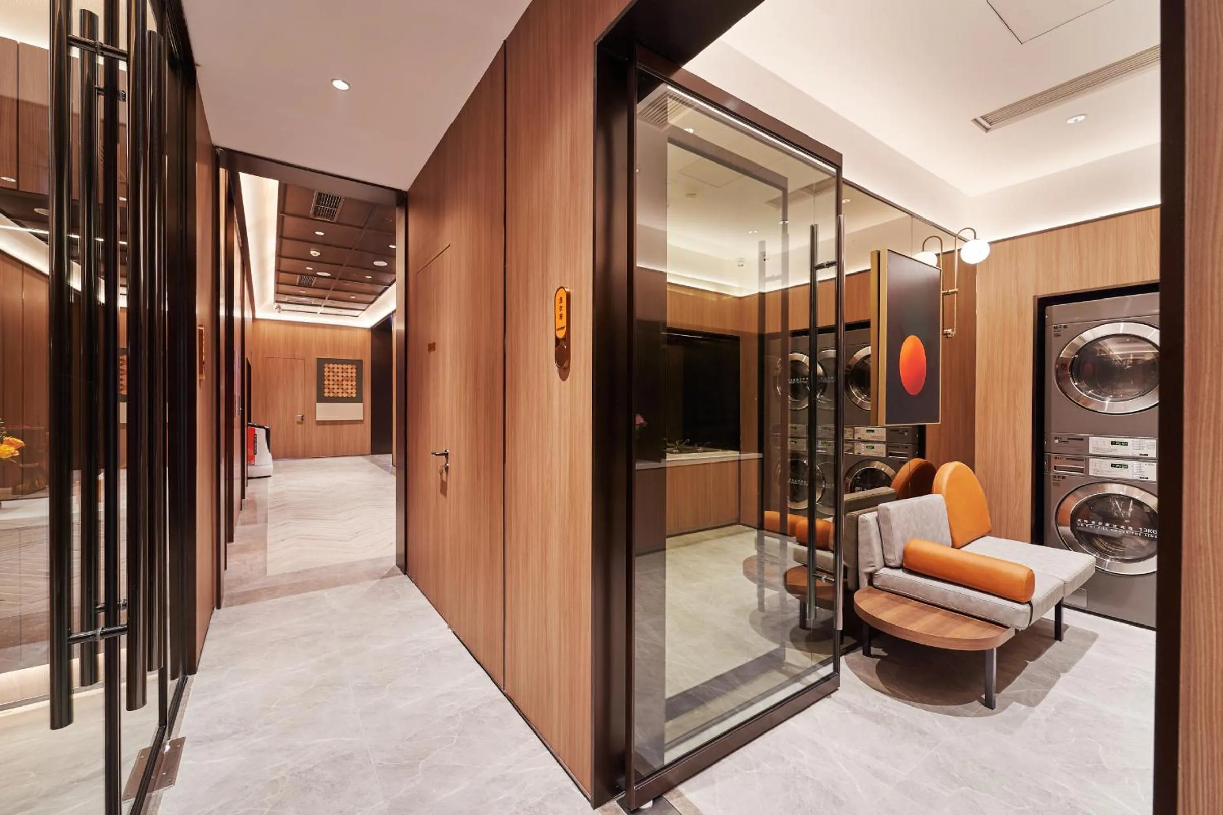 Lobby or reception in Orange Hotel Shanghai Xujiahui Caobao Road Subway Station