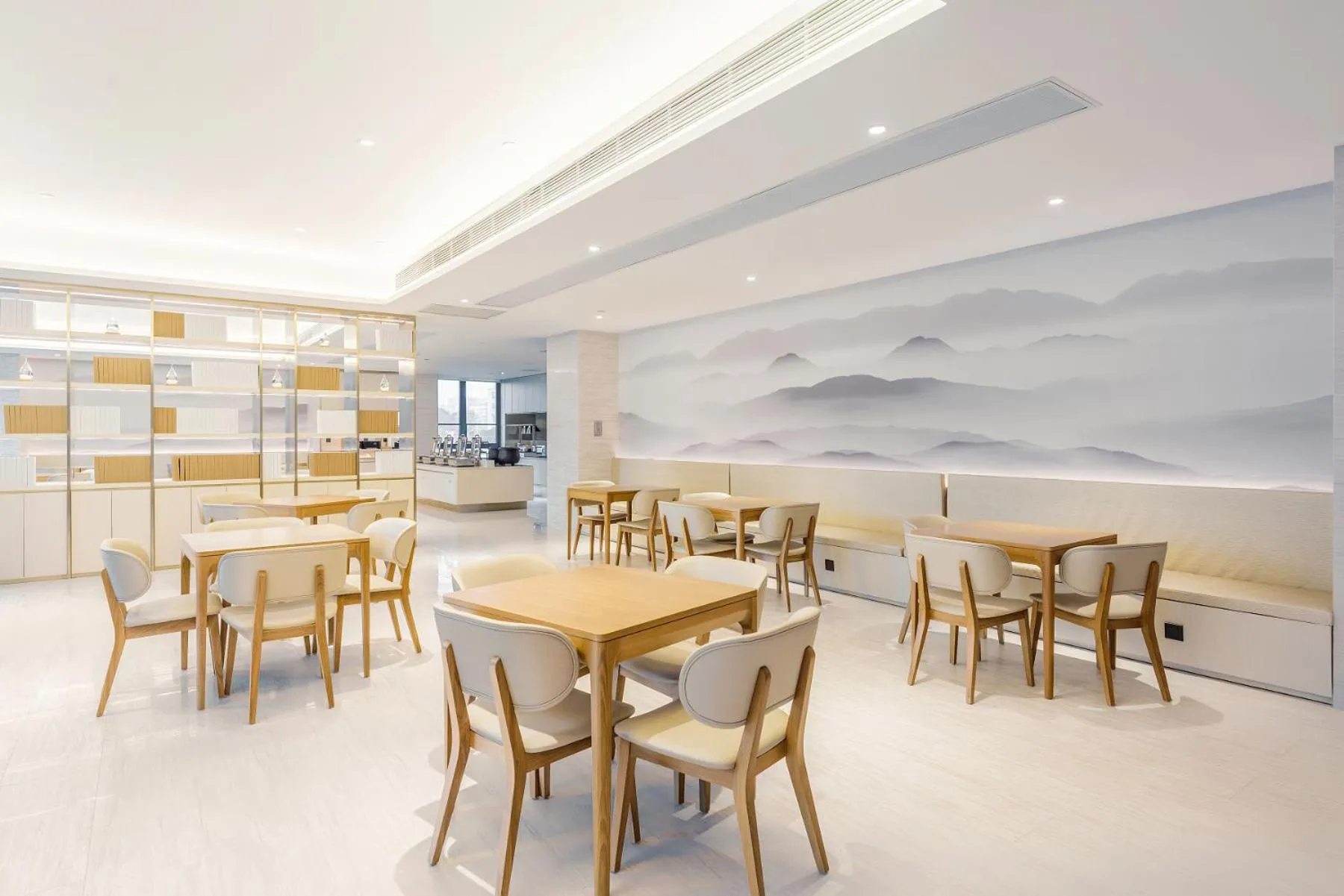 Restaurant/places to eat in JI Hotel Hangzhou South Railway Station