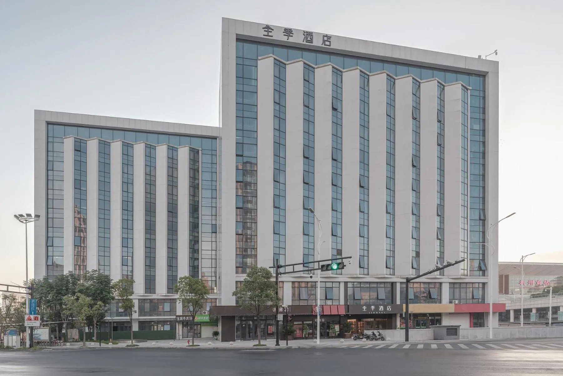 Property building in JI Hotel Hangzhou South Railway Station