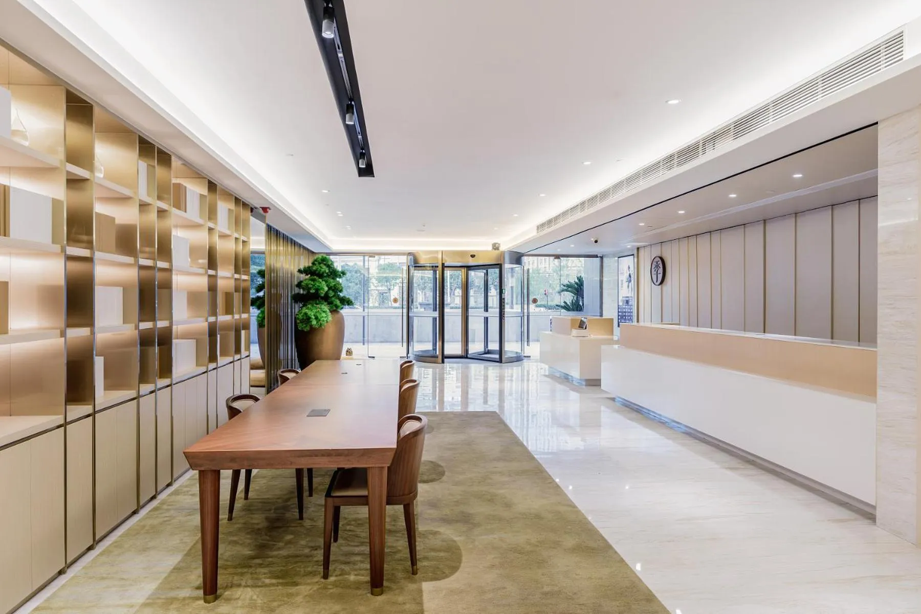 Seating area in JI Hotel Hangzhou South Railway Station
