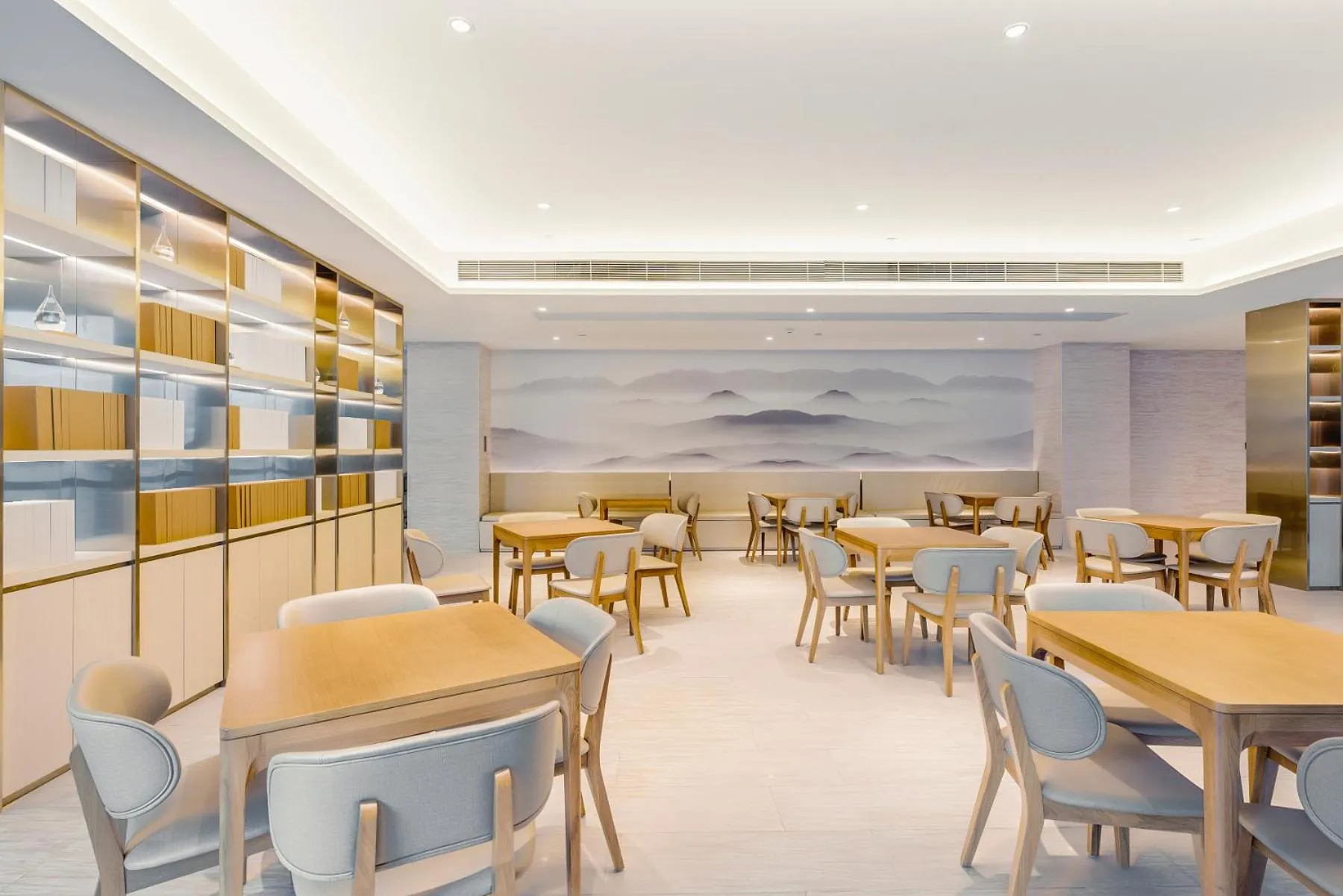 Restaurant/places to eat in JI Hotel Hangzhou South Railway Station