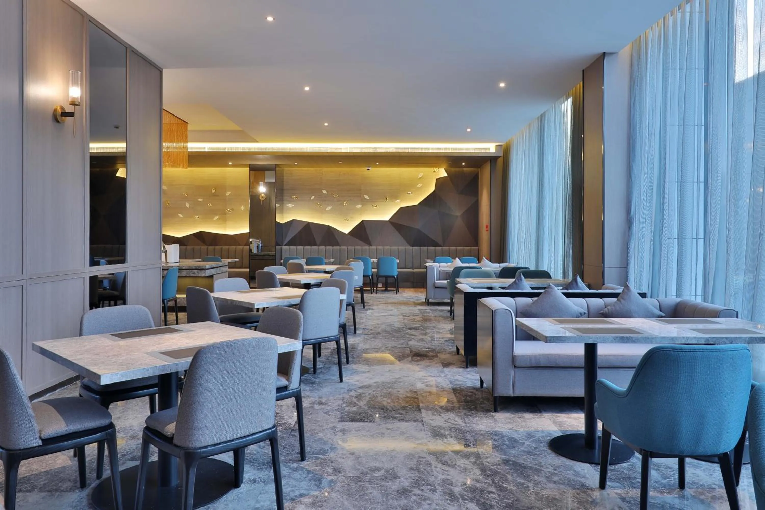 Restaurant/places to eat in Orange Hotel Shanghai Hongqiao Railway Station Qixin Road (formerly Hongqiao National Exhibition and Convention Center Qixin Road Branch)