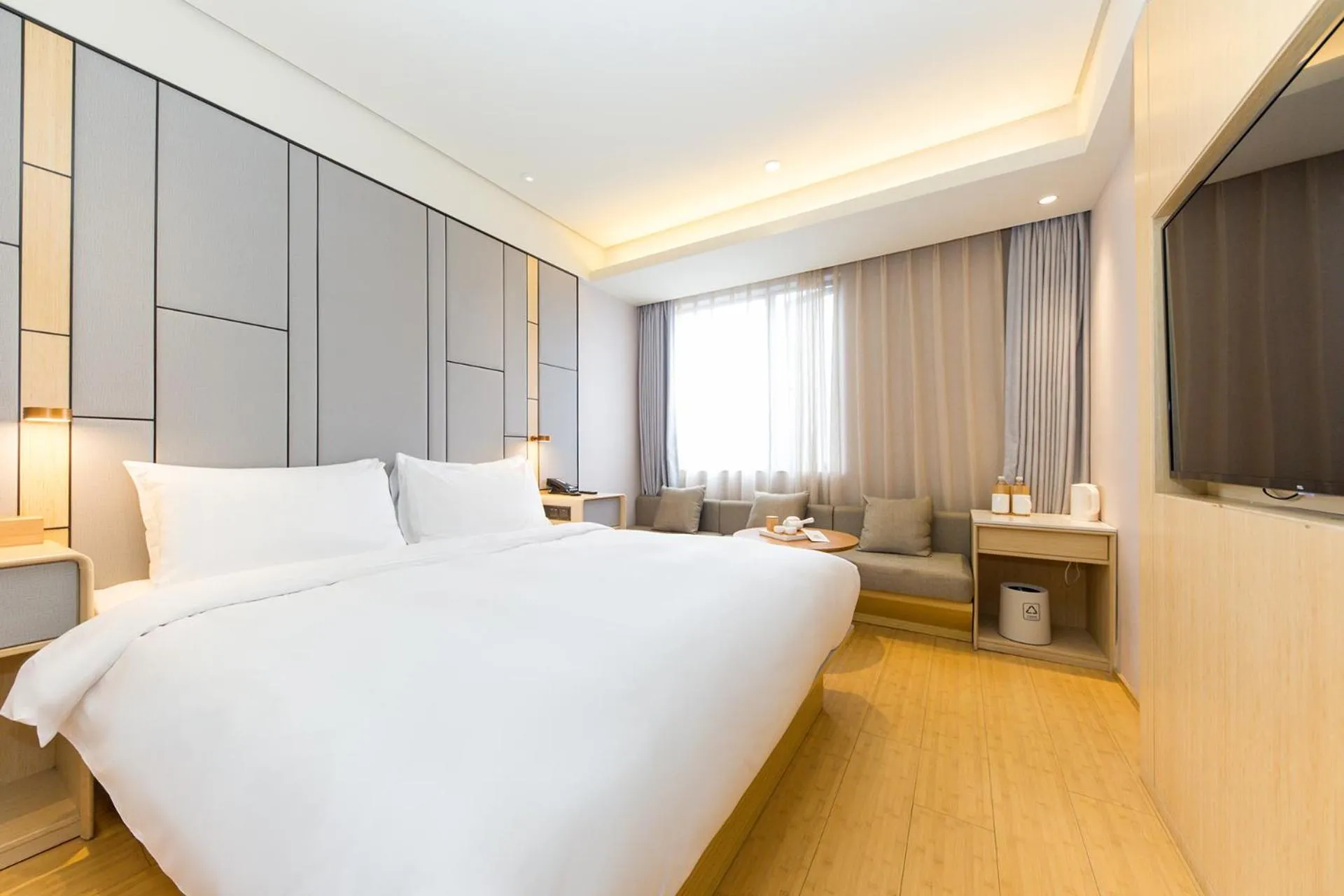 Bedroom, Bed in JI Hotel Shanghai Jing'an Temple Huaihai Middle Road