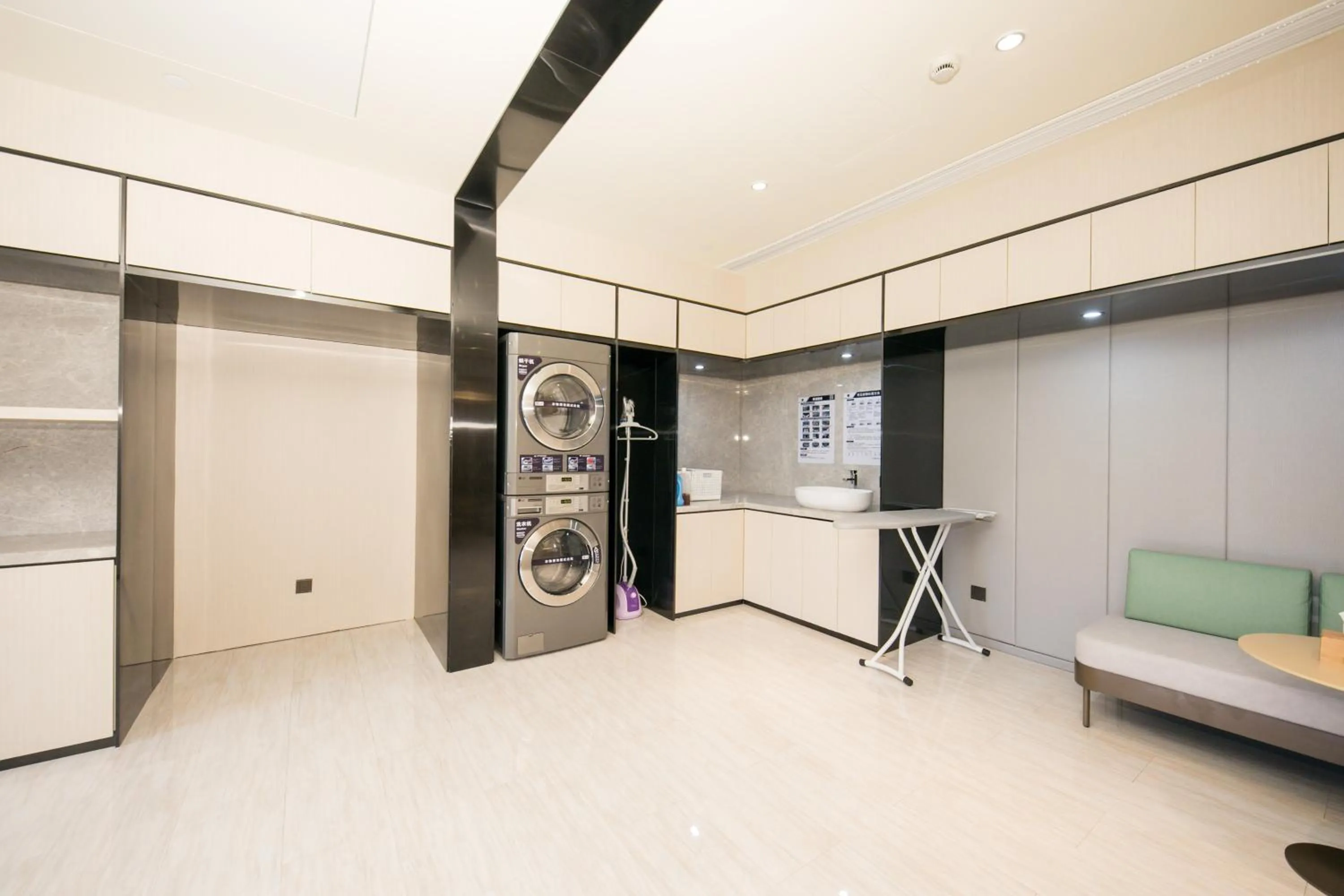 laundry in JI Hotel Shanghai Qibao Qixin Road