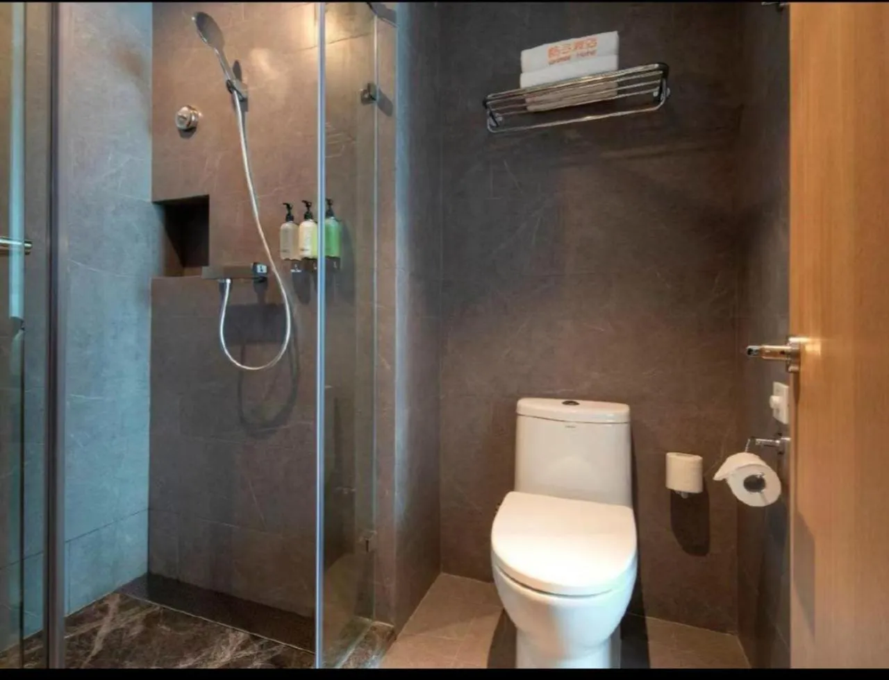 Toilet in Orange Hotel Suzhou Dushu Lake Higher Education Zone