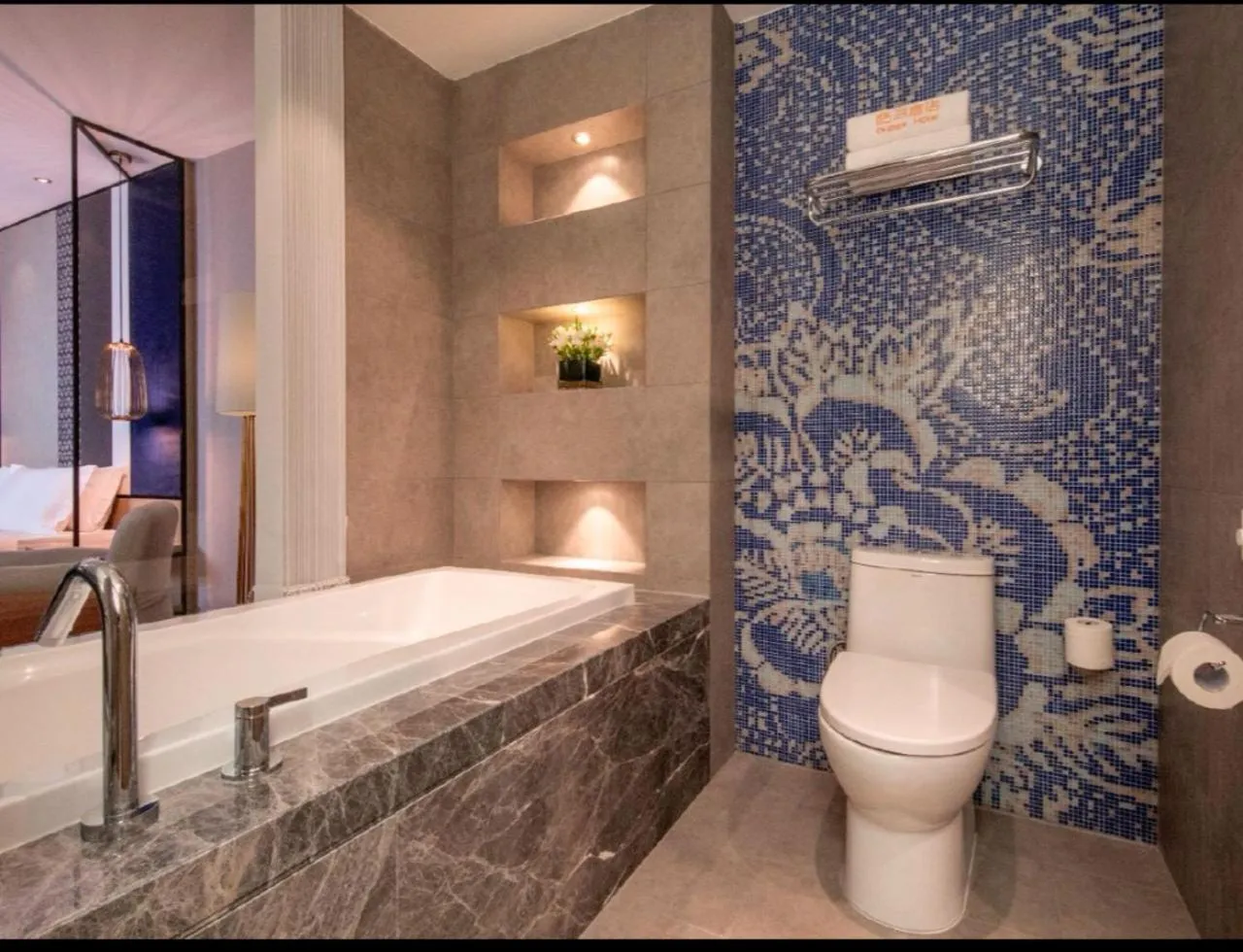 Toilet in Orange Hotel Suzhou Dushu Lake Higher Education Zone