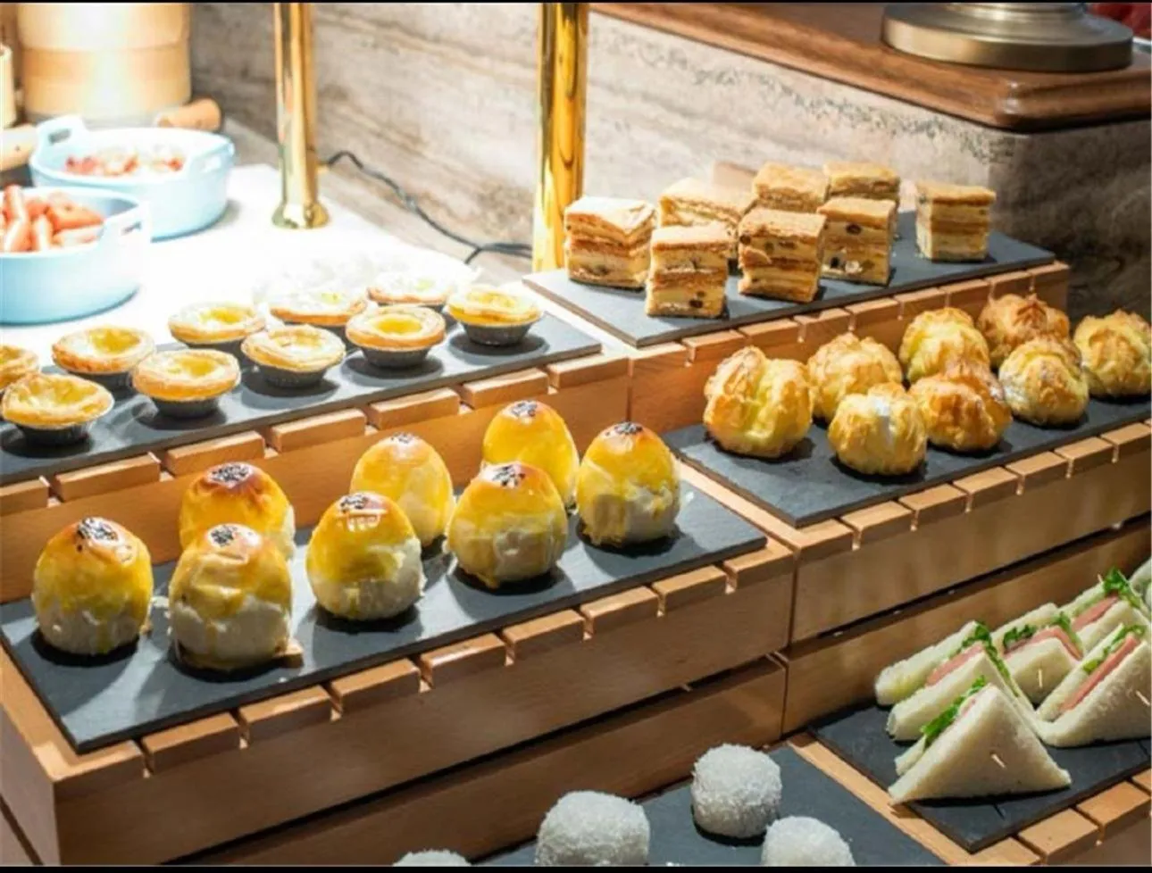 Restaurant/places to eat in JI Hotel Nanjing Baijia Lake