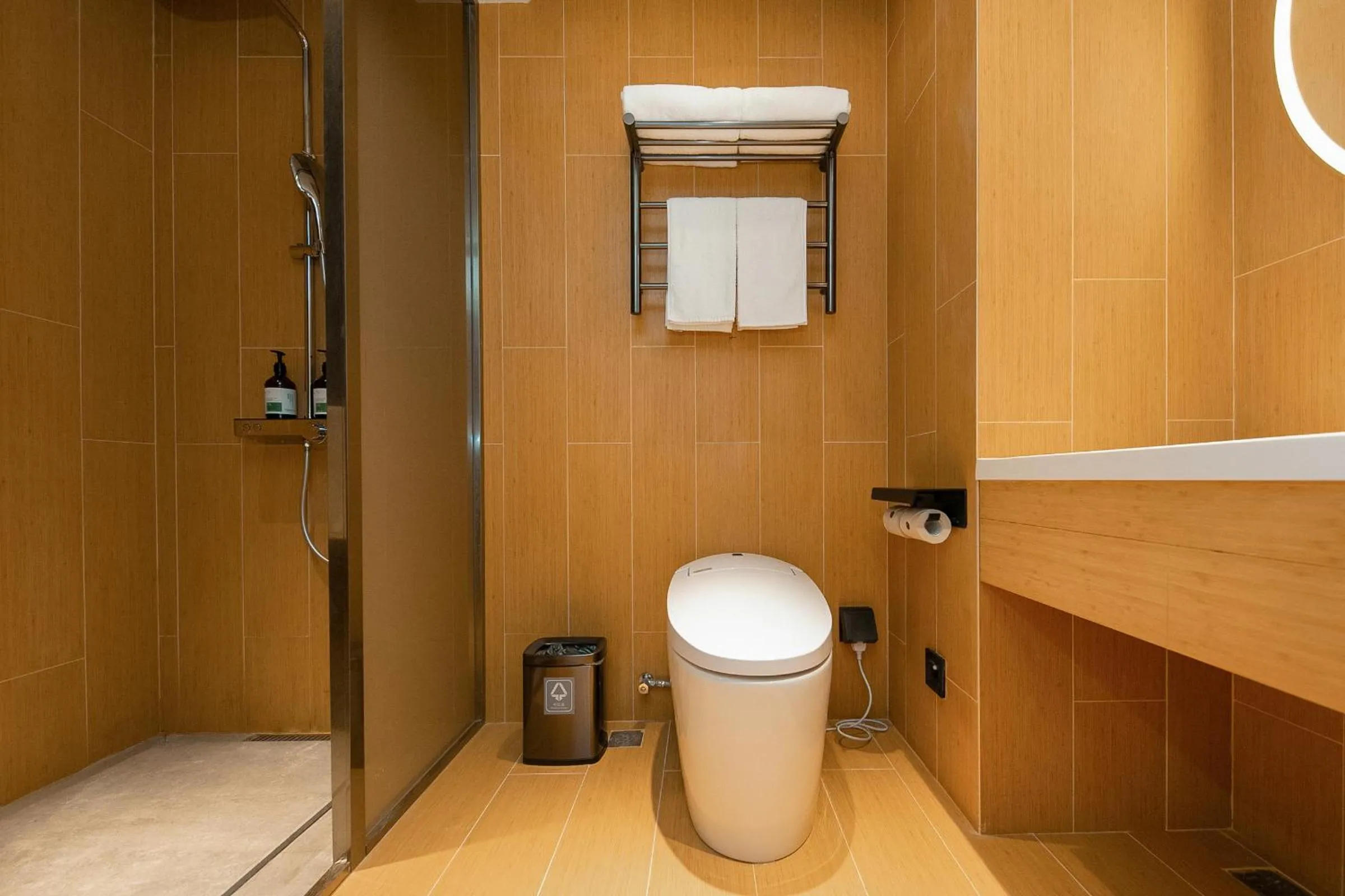 JI Hotel Shanghai Lujiabang Road Subway Station