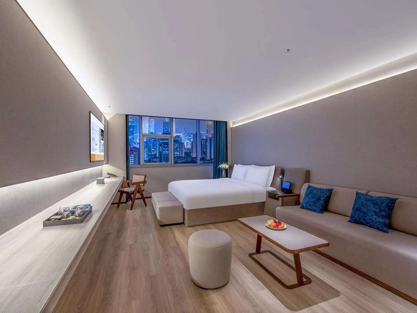 Deluxe King Room with Lake View in Orange Crystal Hotel Nanjing Drum Tower