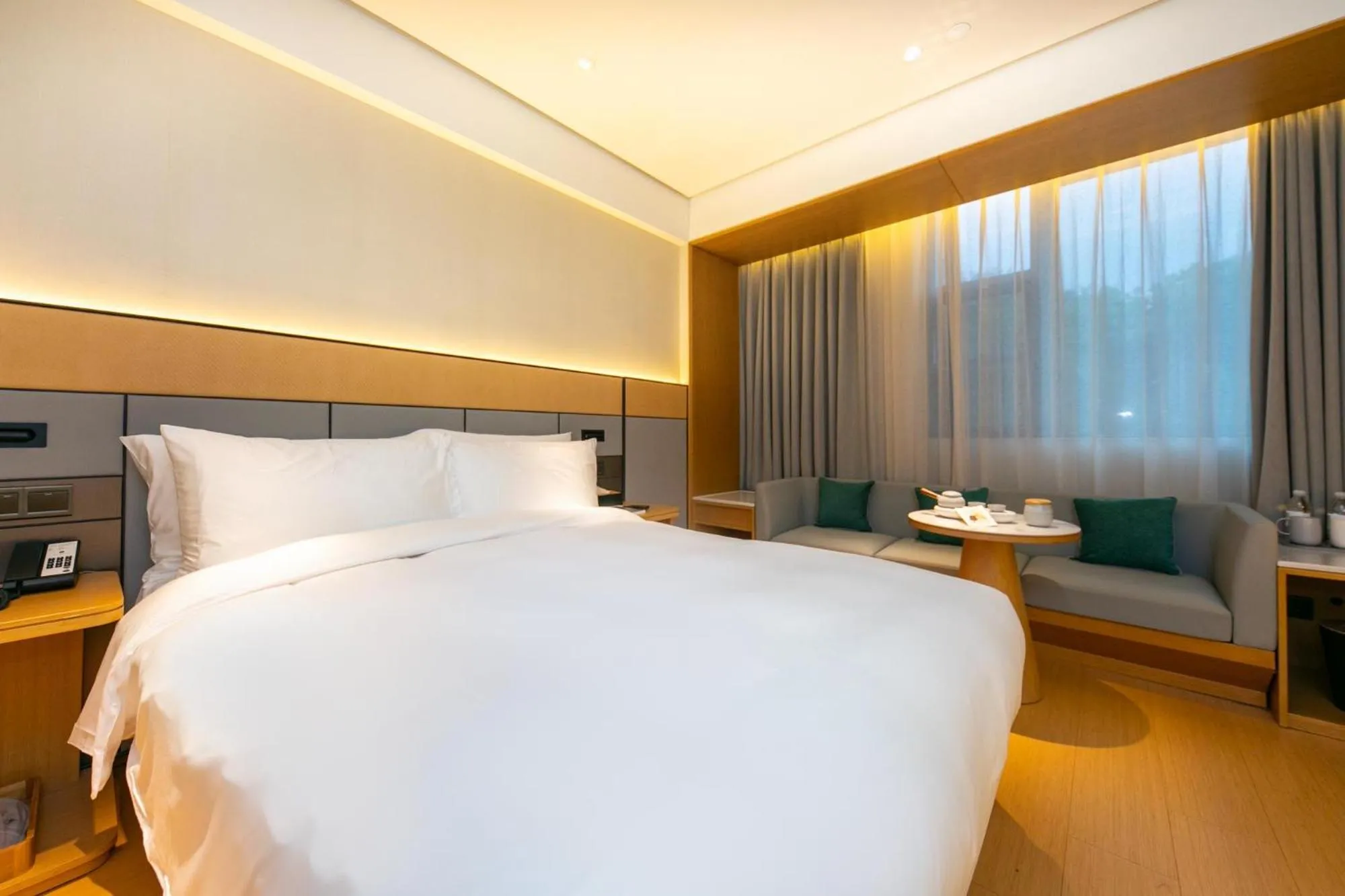 Photo of the whole room, Bed in JI Hotel Shanghai New International Expo Center West Gaoke Road