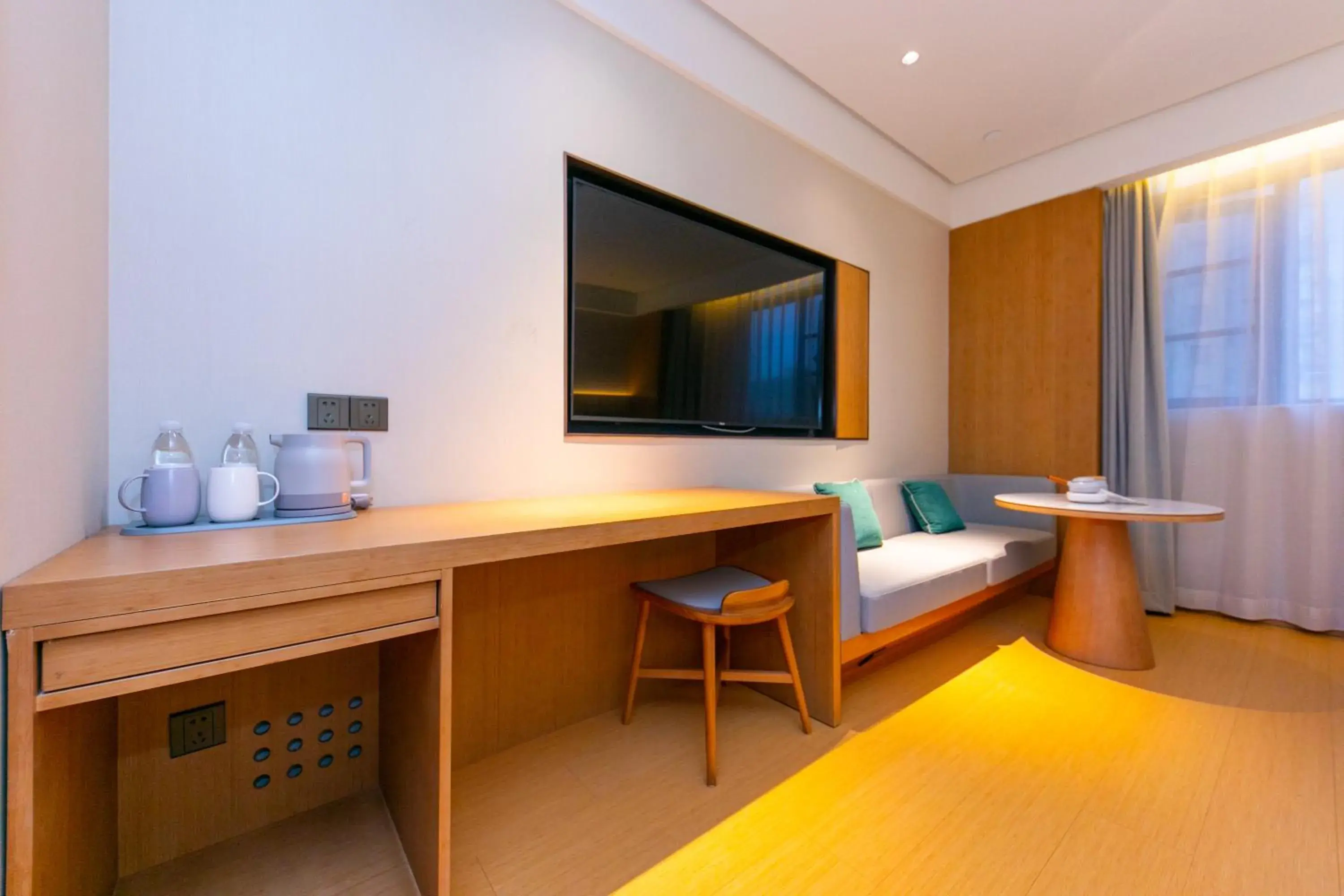 Seating area, Bed in JI Hotel Shanghai New International Expo Center West Gaoke Road Seating area, Bed in JI Hotel Shanghai New International Expo Center West Gaoke Road