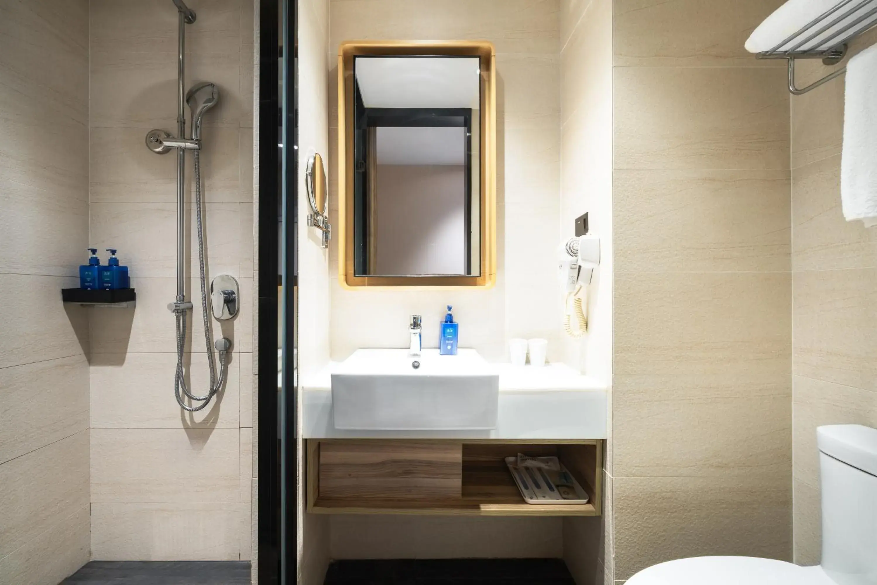 Stress Relief-Double Bed Room in Hanting Premium Hotel Shenzhen Sea World Subway Station Stress Relief-Double Bed Room in Hanting Premium Hotel Shenzhen Sea World Subway Station