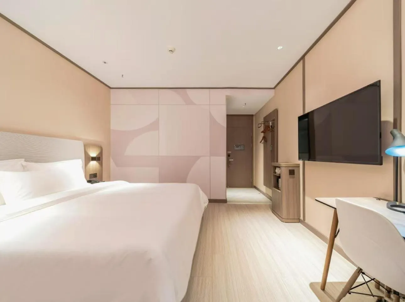 Bed in Hanting Hotel Shanghai Pudong Airport Nanzhu Road