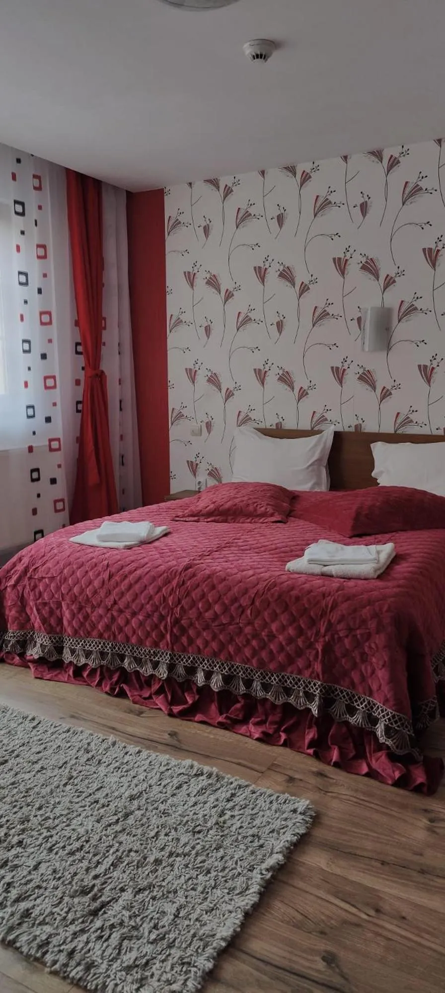 Bed in Pensiunea Casiana