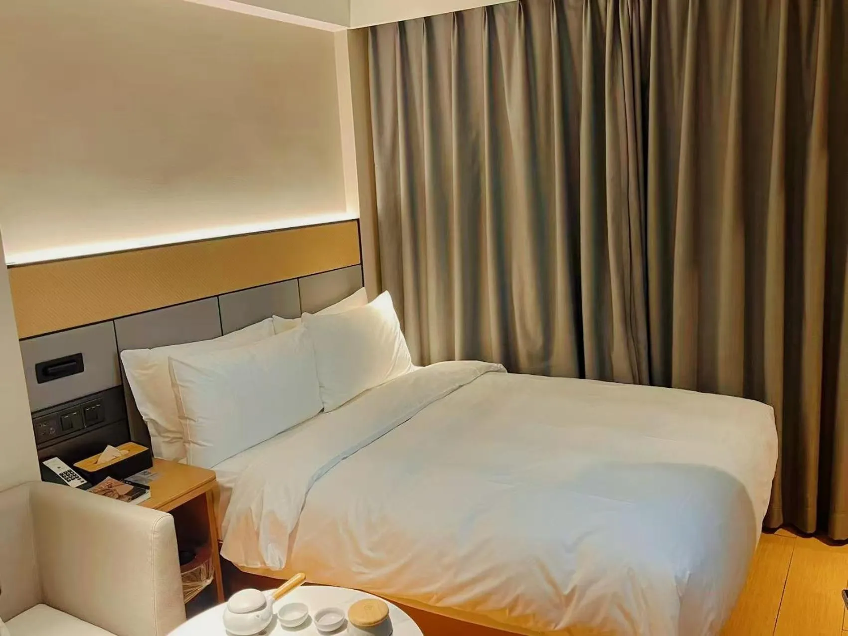 Bed in JI Hotel Beijing South Railway Station Jiaomen West Subway Station