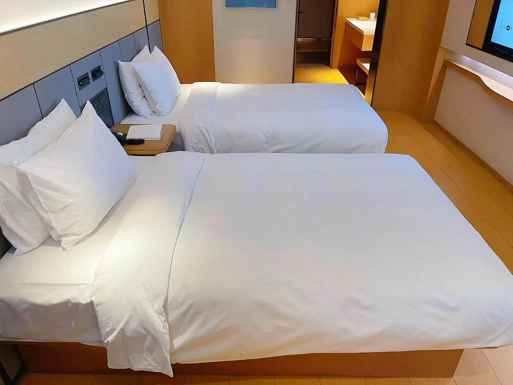 Bed in JI Hotel Beijing South Railway Station Jiaomen West Subway Station