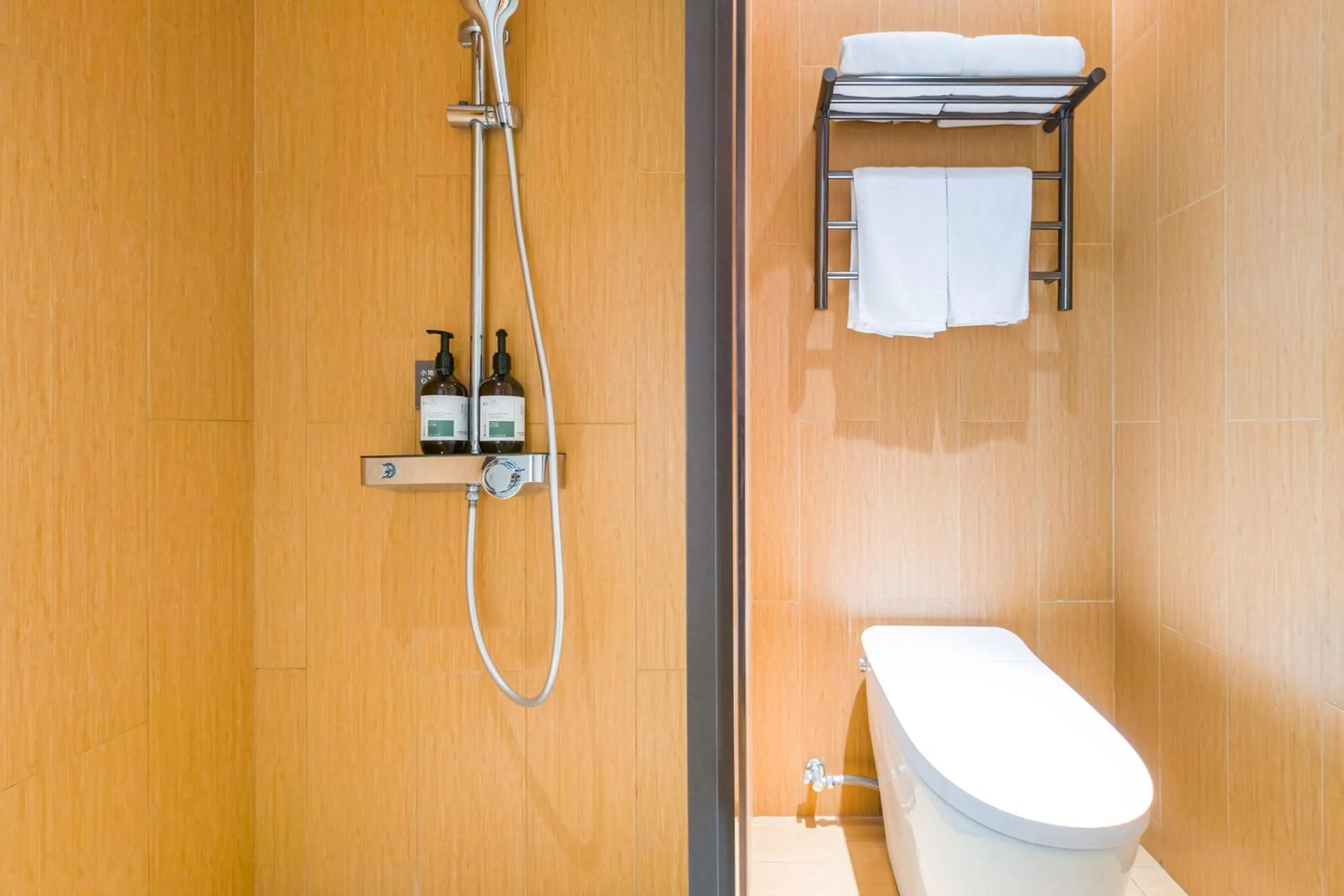 Shower in JI Hotel Shanghai Meilong Wanhui International Plaza