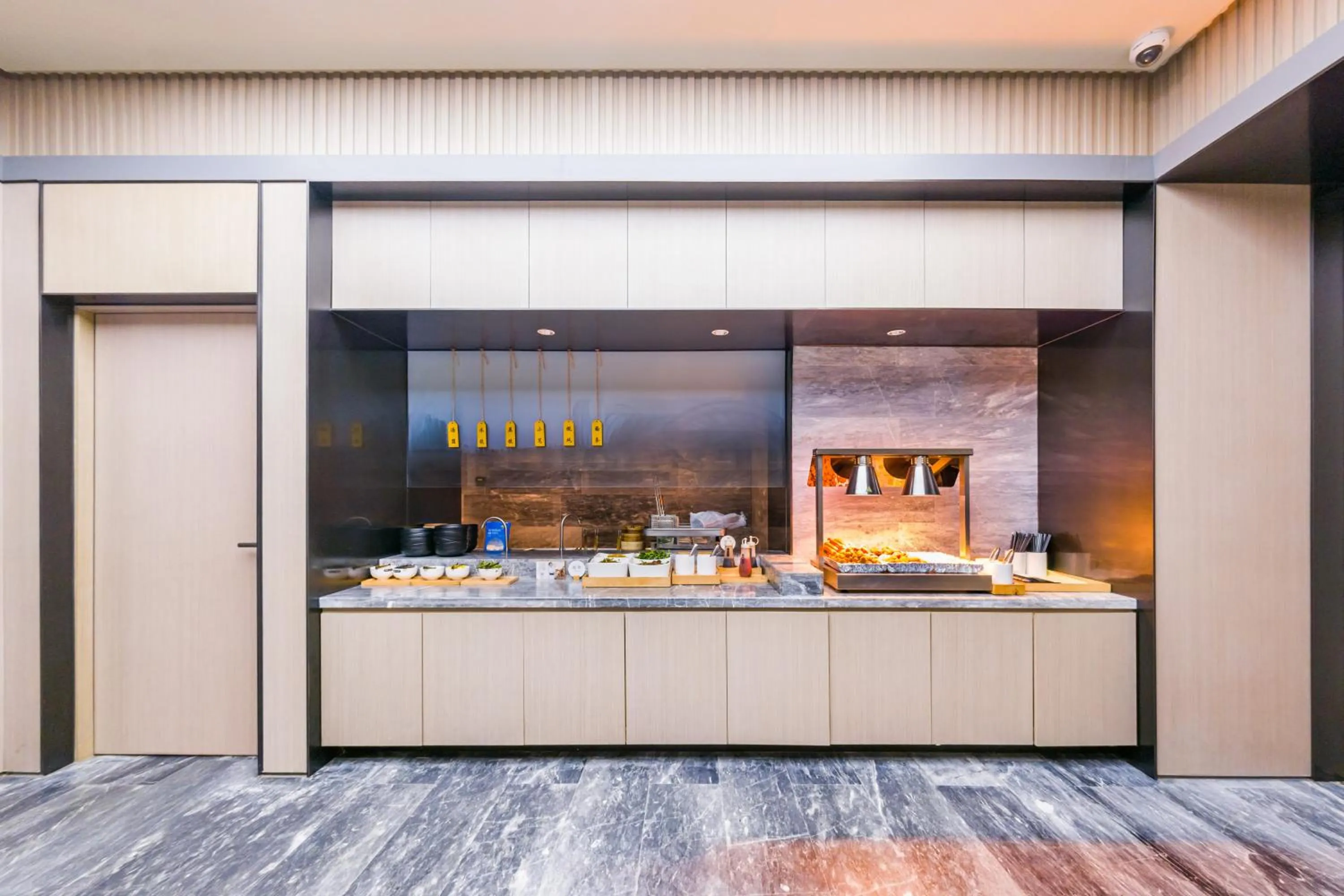 Restaurant/places to eat in JI Hotel Shanghai Meilong Wanhui International Plaza