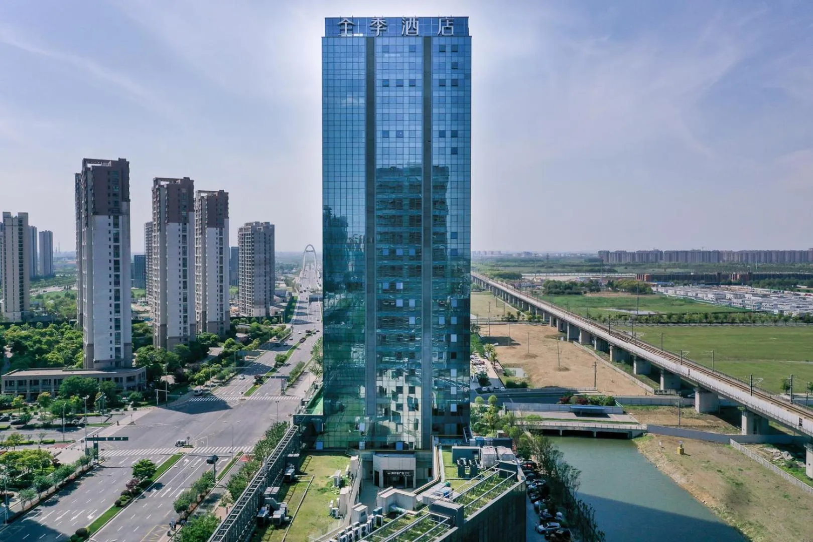 Property building in JI Hotel Suzhou North High Speed Railway Station Subway Station