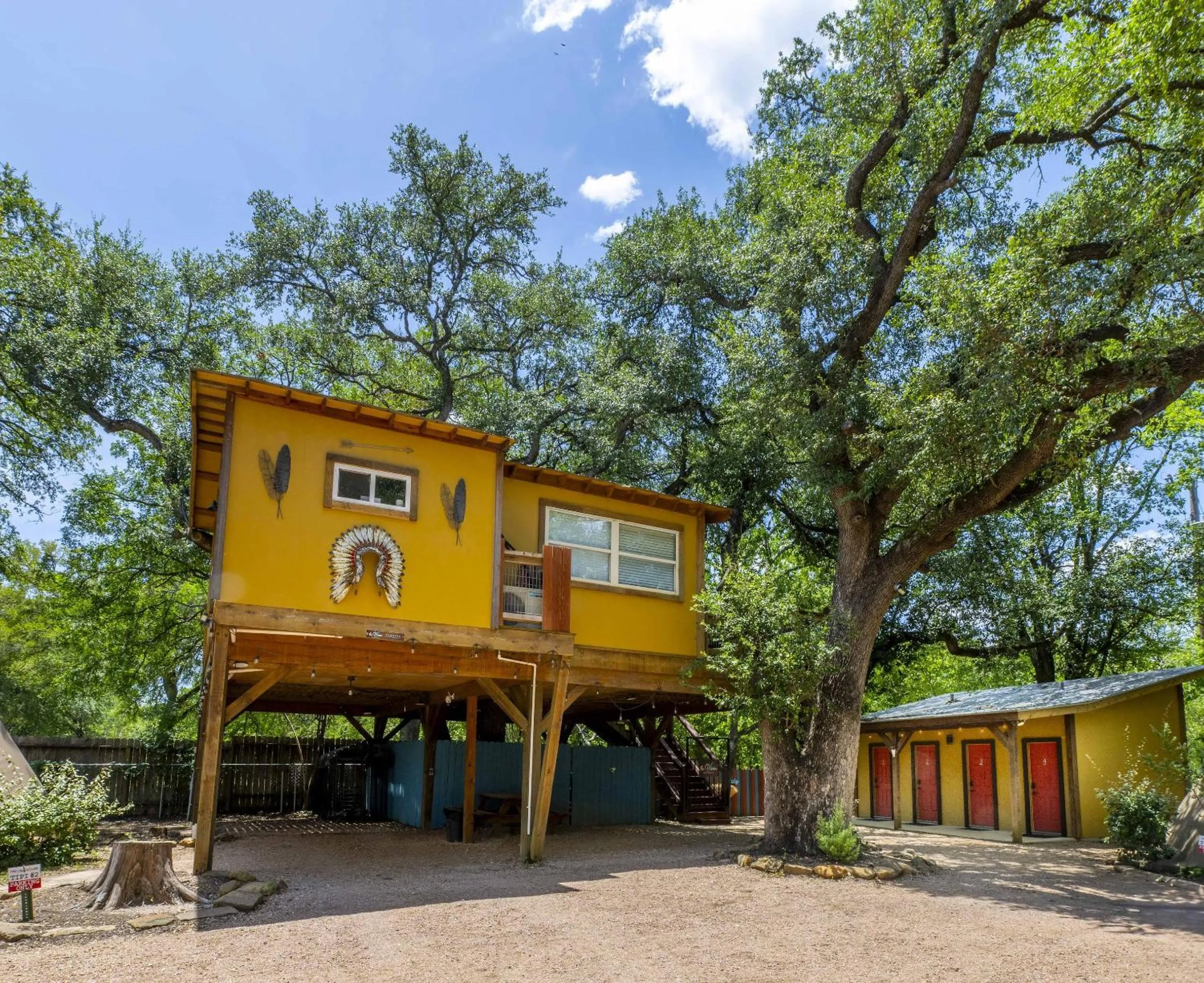 Property building in Tipis on the Guadalupe
