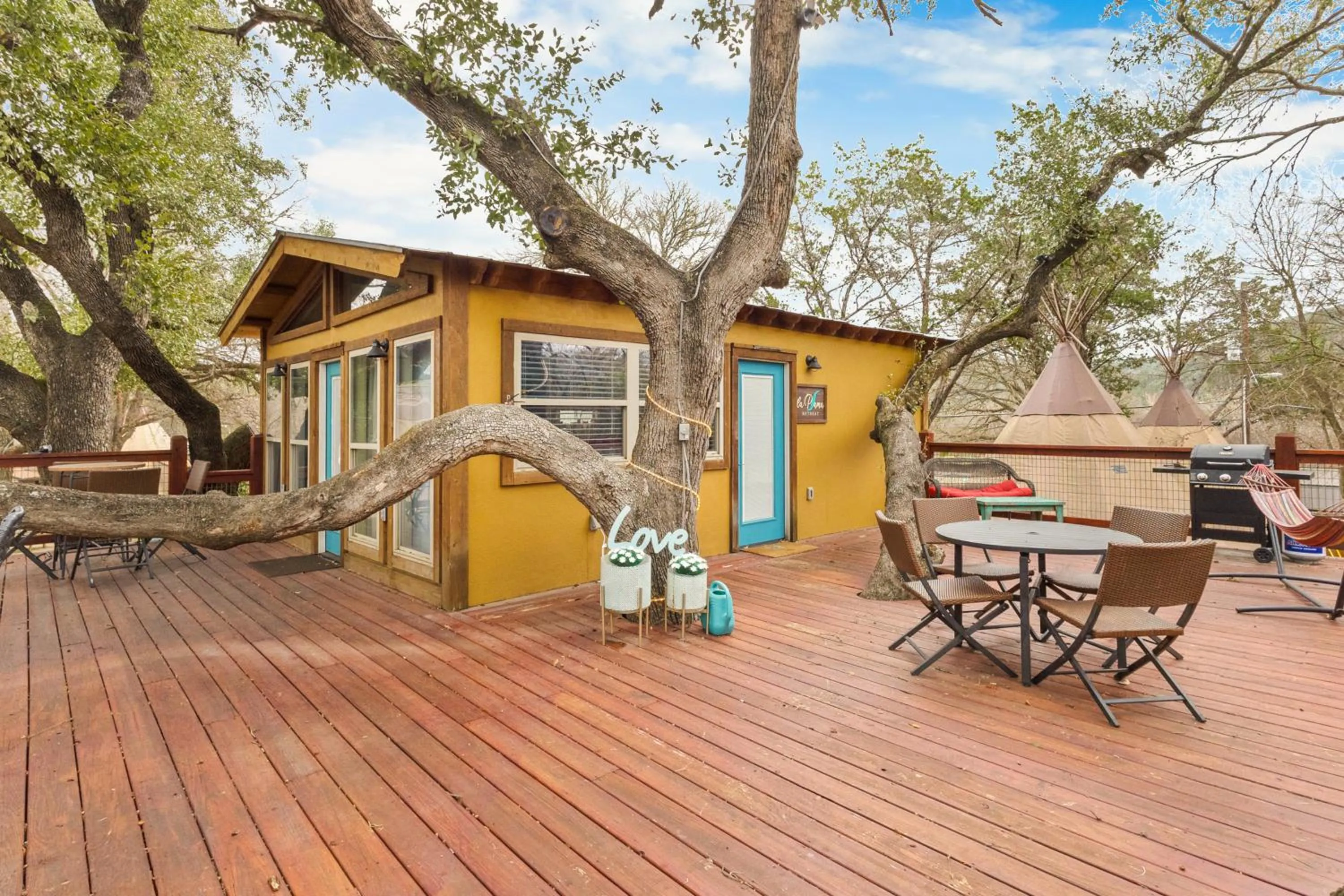 Balcony/Terrace in Tipis on the Guadalupe