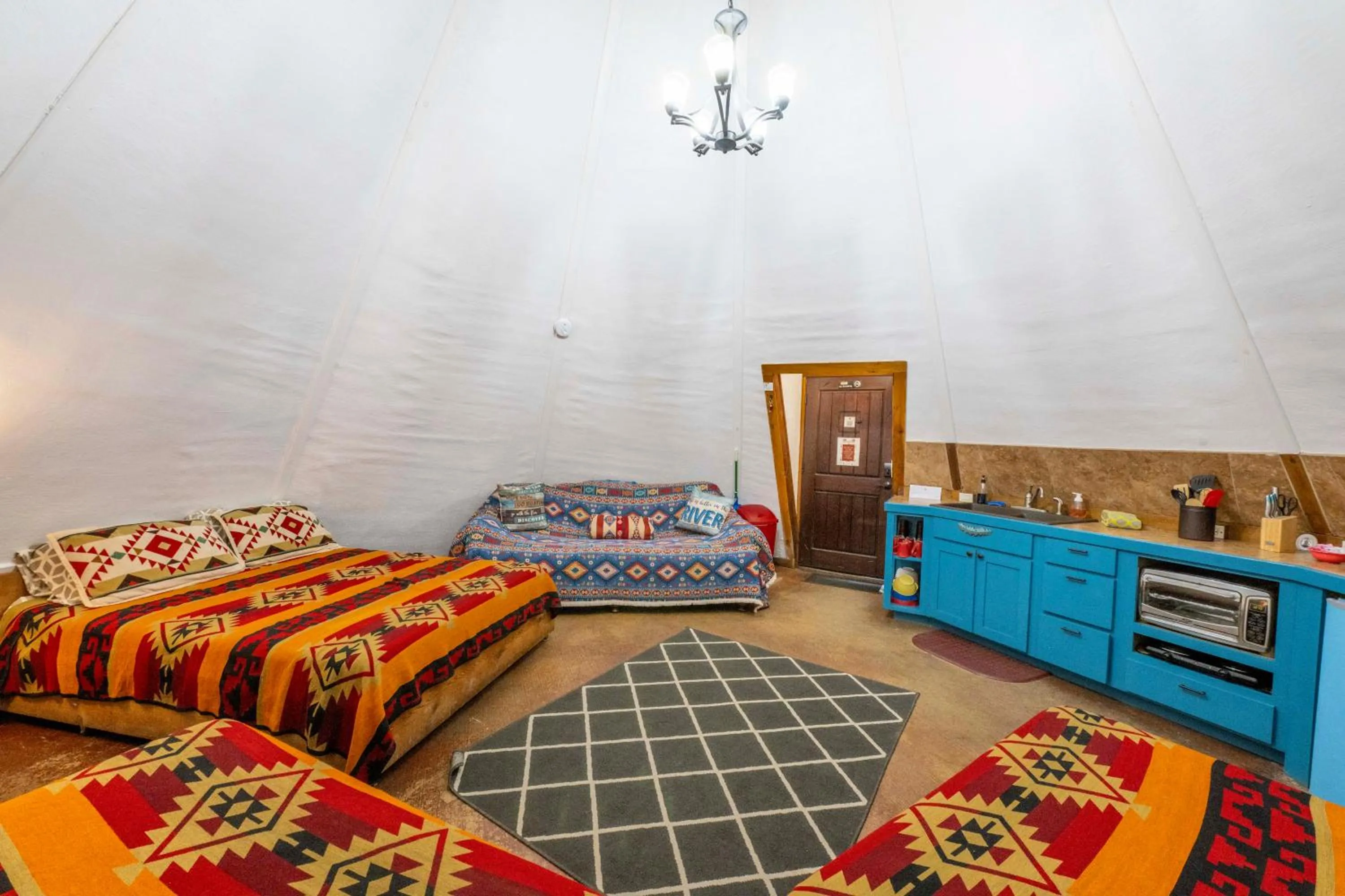 Living room, Bed in Tipis on the Guadalupe
