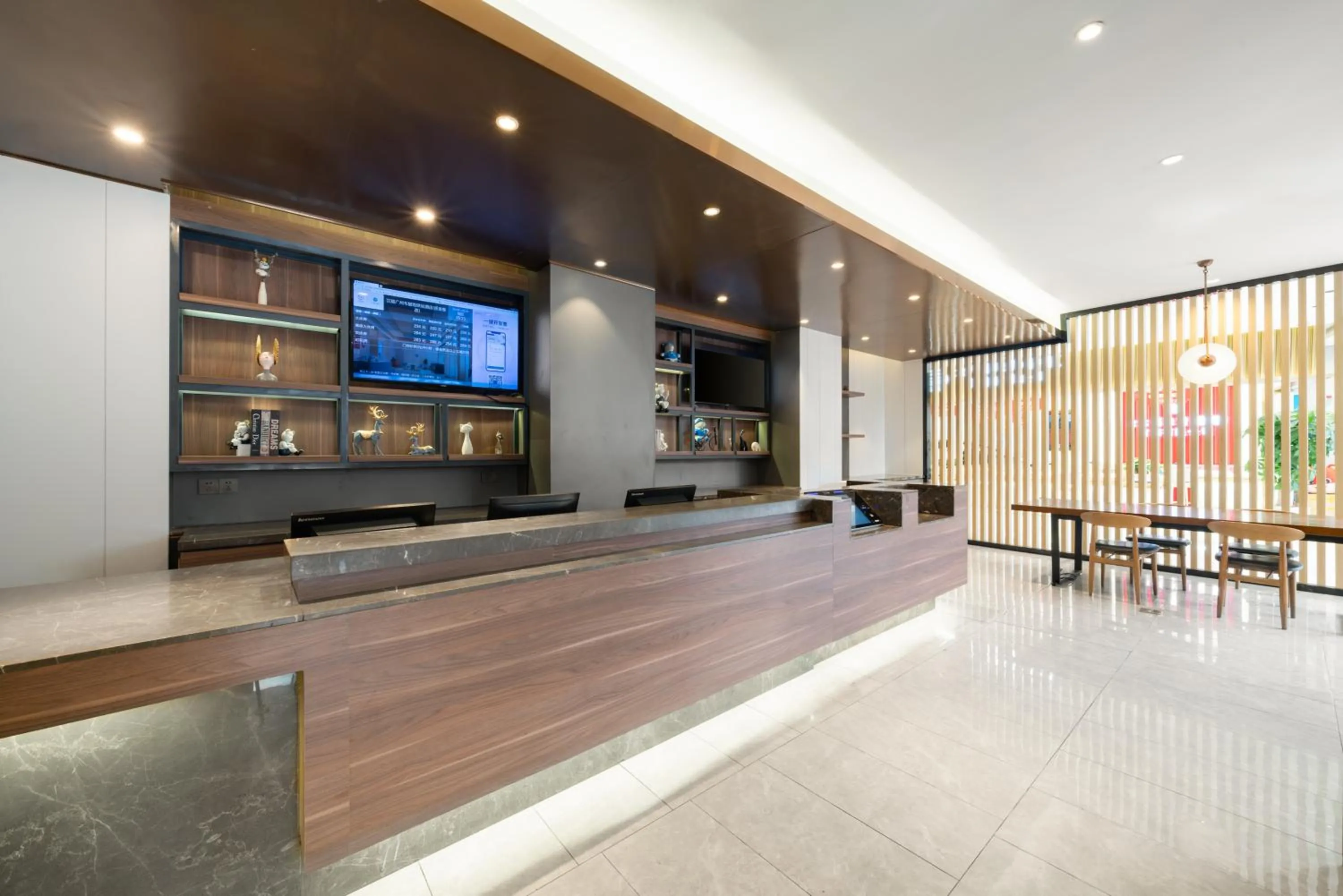 Lobby or reception in Hanting Hotel Guangzhou Chebei Subway Station