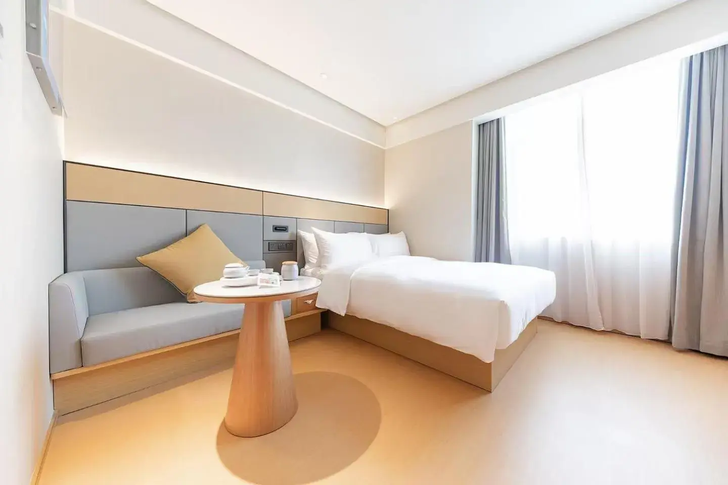 Bed in JI Hotel Shanghai Xintiandi South Xizang Road Bed in JI Hotel Shanghai Xintiandi South Xizang Road