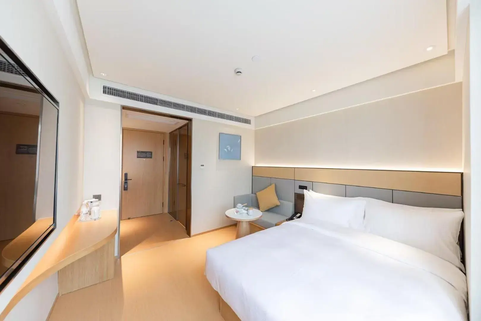 Bed in JI Hotel Shanghai Xintiandi South Xizang Road Bed in JI Hotel Shanghai Xintiandi South Xizang Road