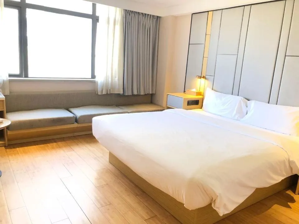 Bed in JI Hotel Shanghai Caohejing Lianhua Road