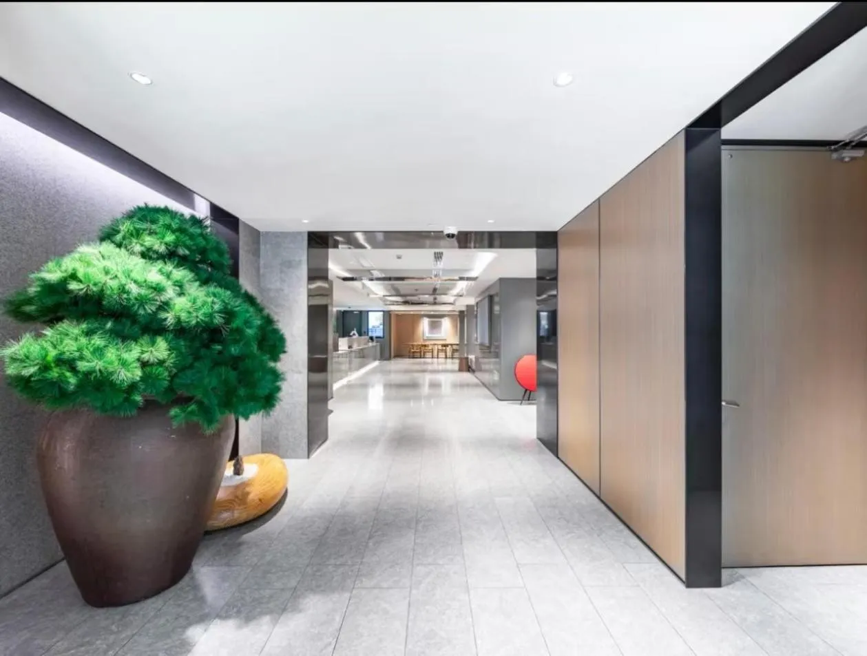 Lobby or reception in JI Hotel Shanghai Xujiahui Caobao Road Subway Station