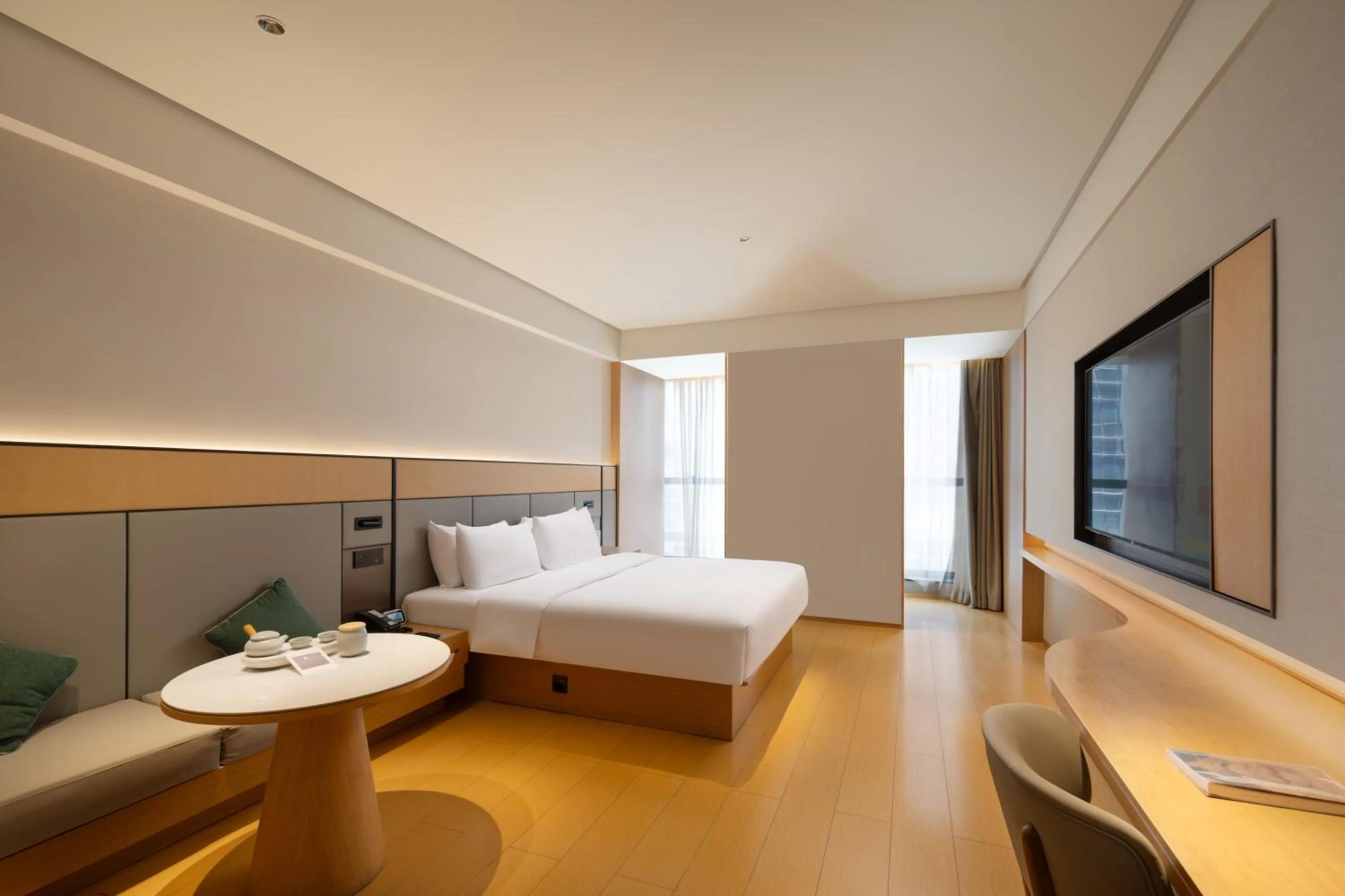 Photo of the whole room, Bed in JI Hotel Chongqing Shapingba Station Three Gorges Square Pedestrian Street