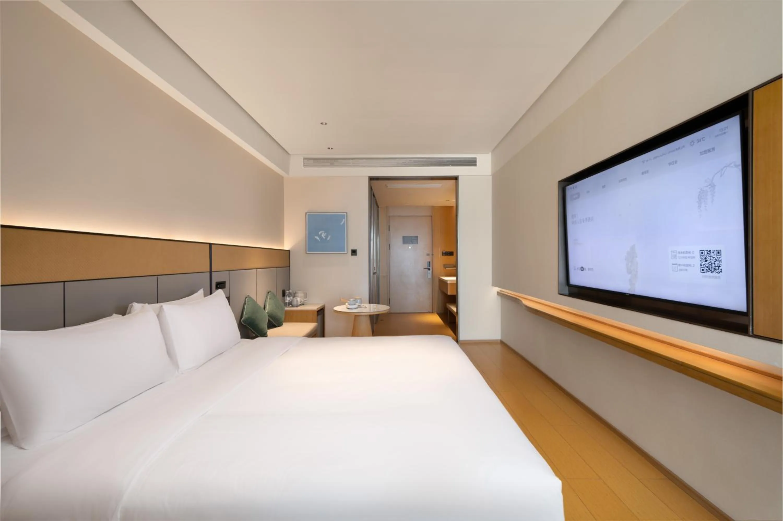 Photo of the whole room, Bed in JI Hotel Chongqing Shapingba Station Three Gorges Square Pedestrian Street