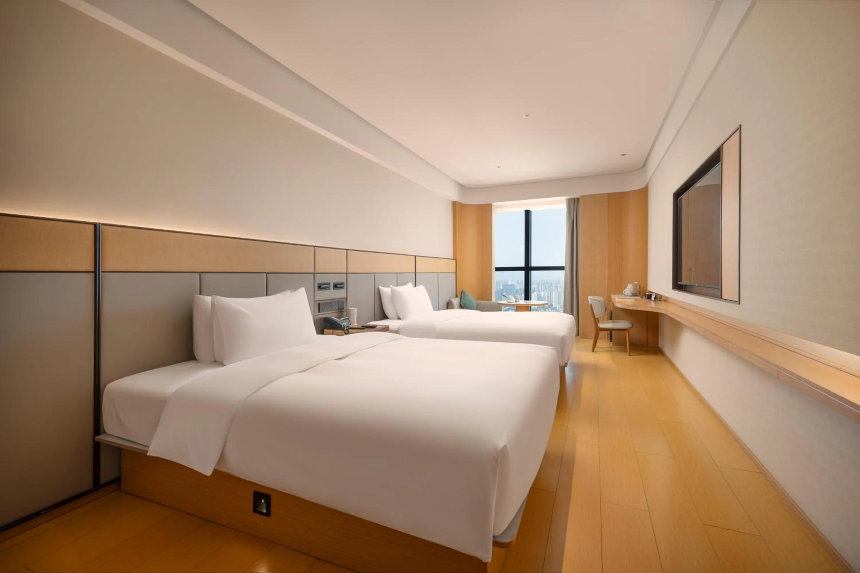 Photo of the whole room, Bed in JI Hotel Chongqing Shapingba Station Three Gorges Square Pedestrian Street