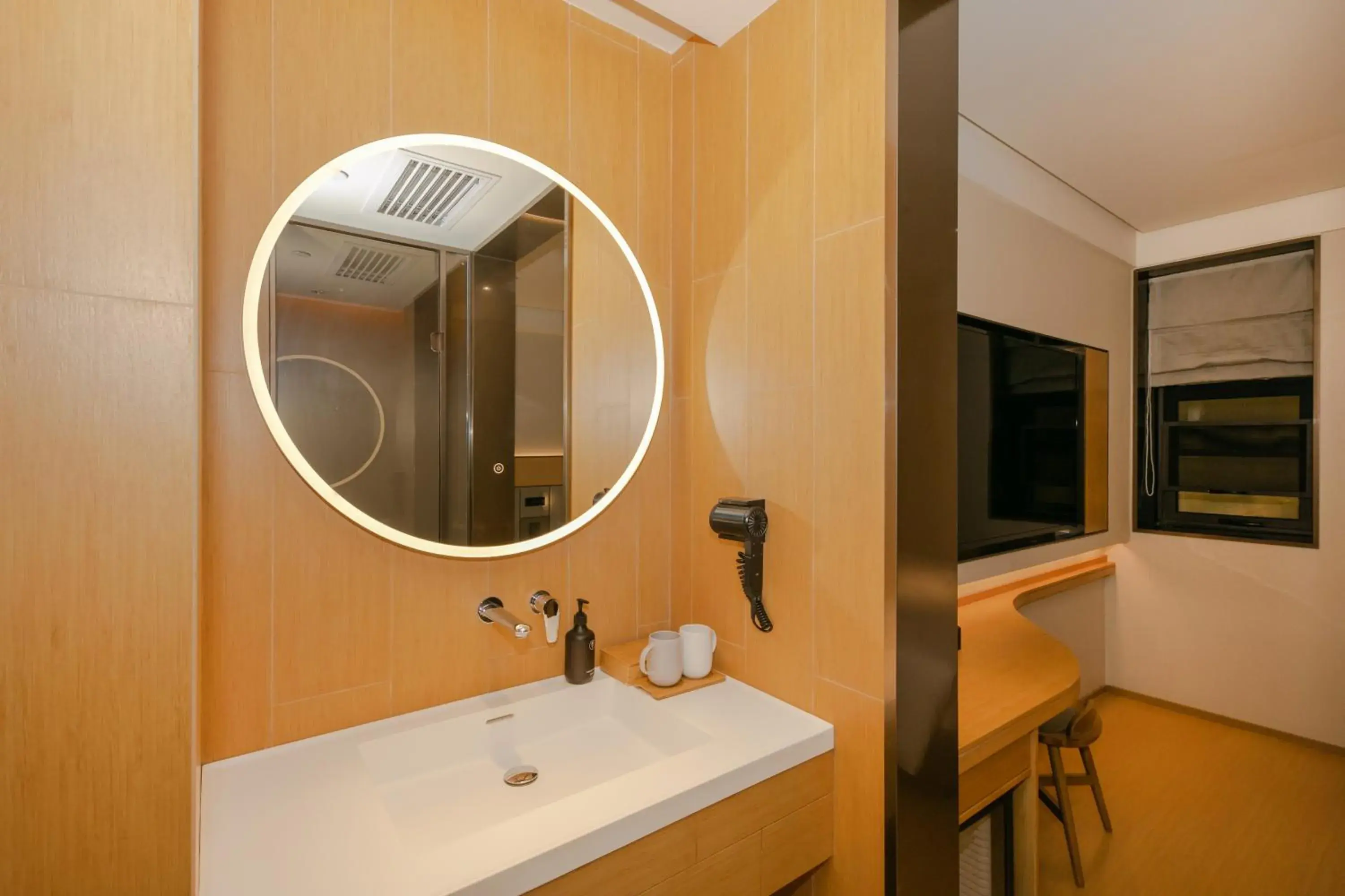 Bathroom in JI Hotel Beijing International Exhibition Center Sanyuan West Bridge Bathroom in JI Hotel Beijing International Exhibition Center Sanyuan West Bridge