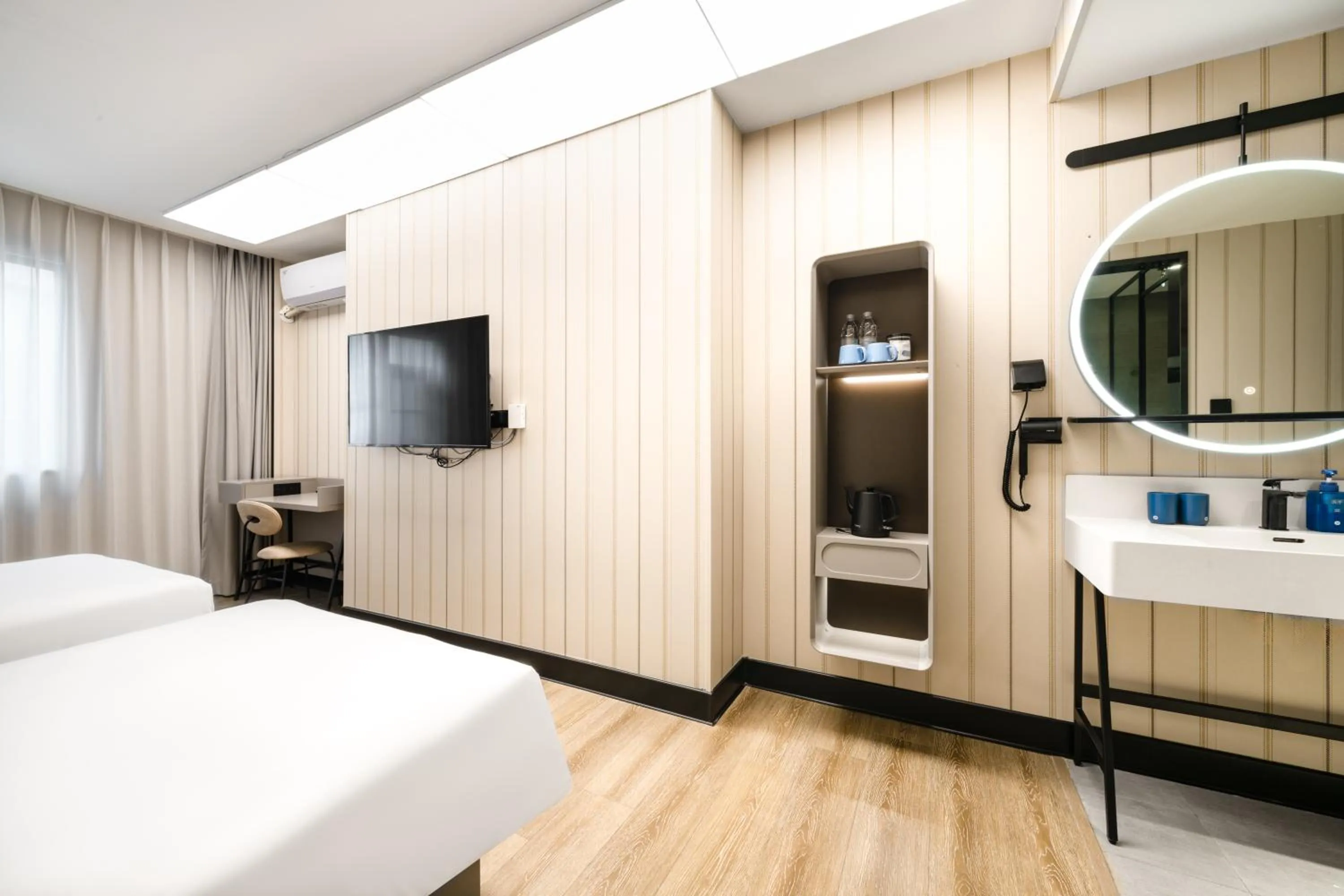 Bed in Hanting Hotel Shenzhen Coast City Nanyou Clothing City