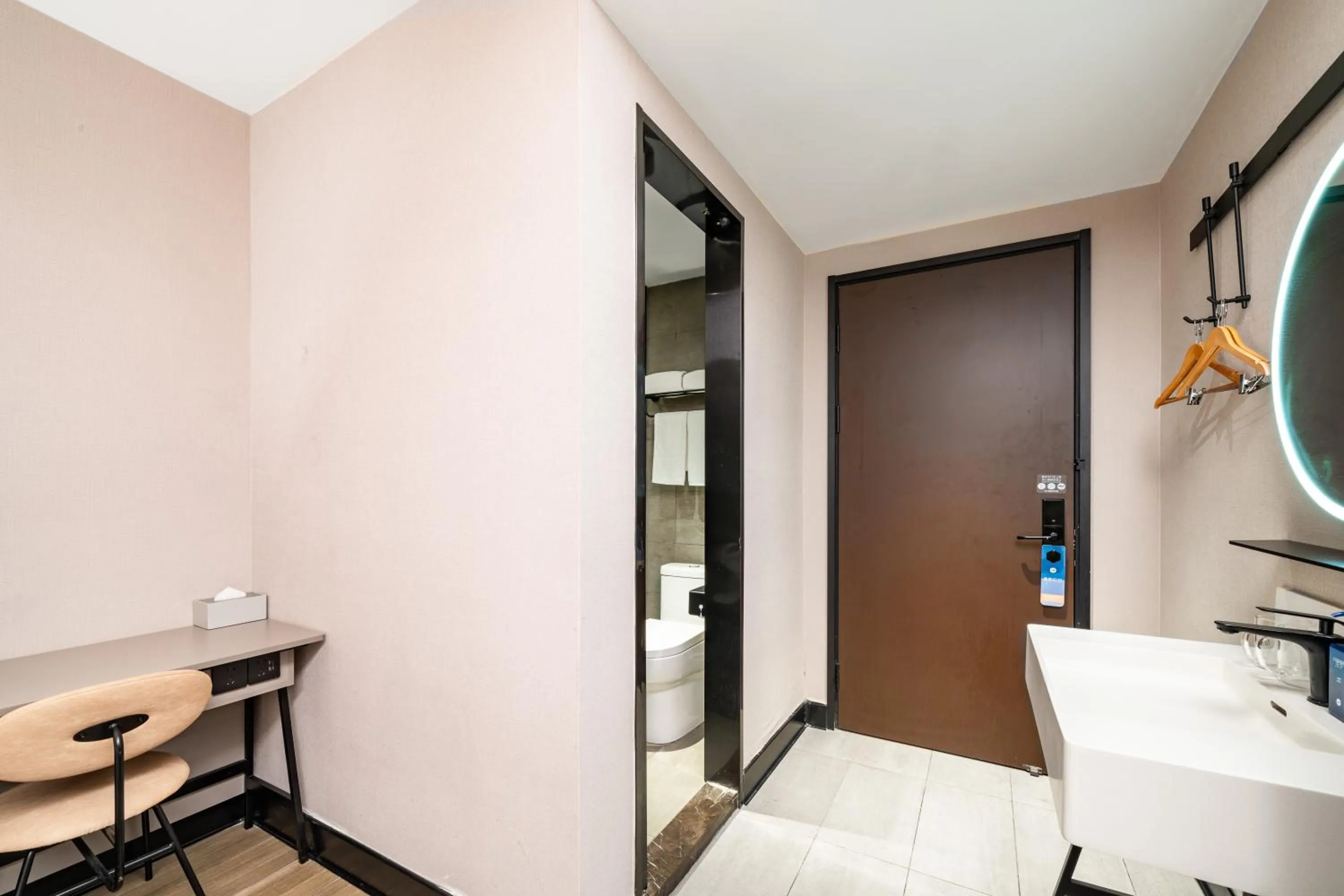 Hanting Hotel Shenzhen Coast City Nanyou Clothing City